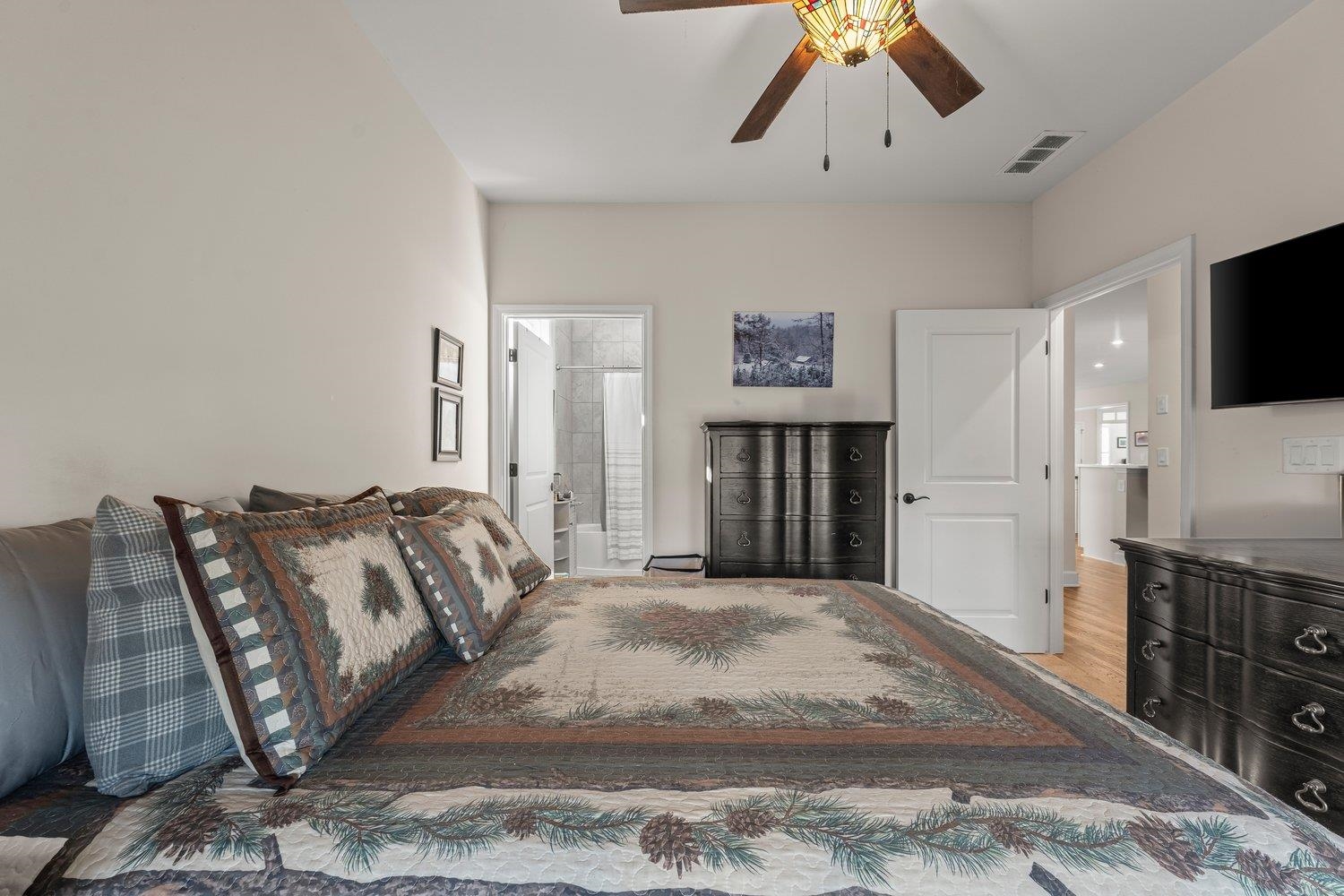 1031 Peachbelt St Property Photo 24