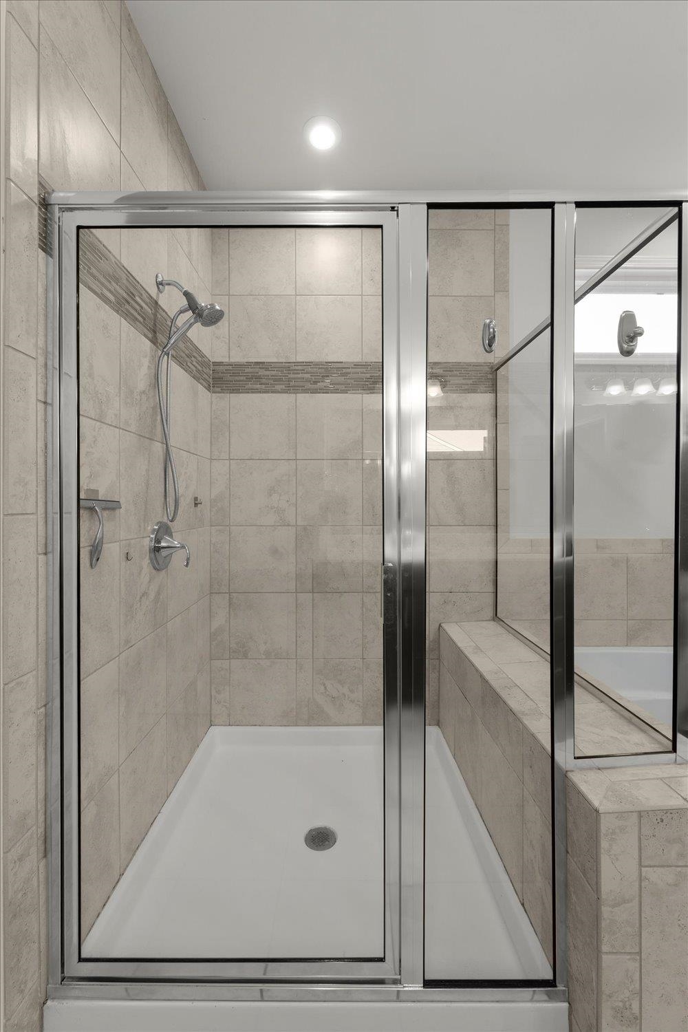 1031 Peachbelt St Property Photo 31