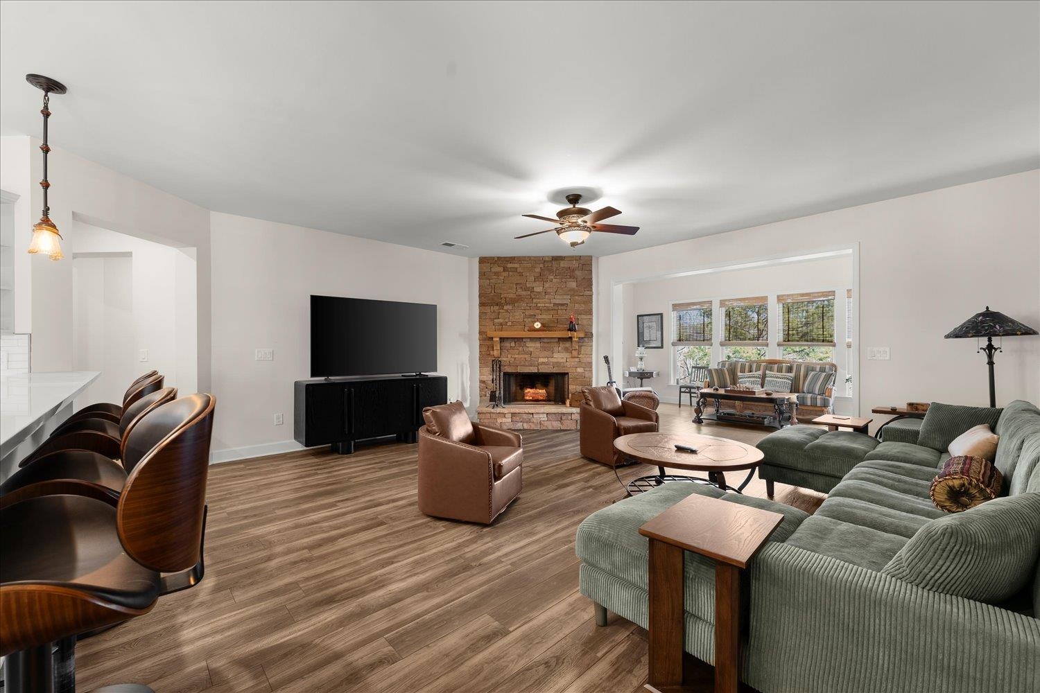 1031 Peachbelt St Property Photo 44
