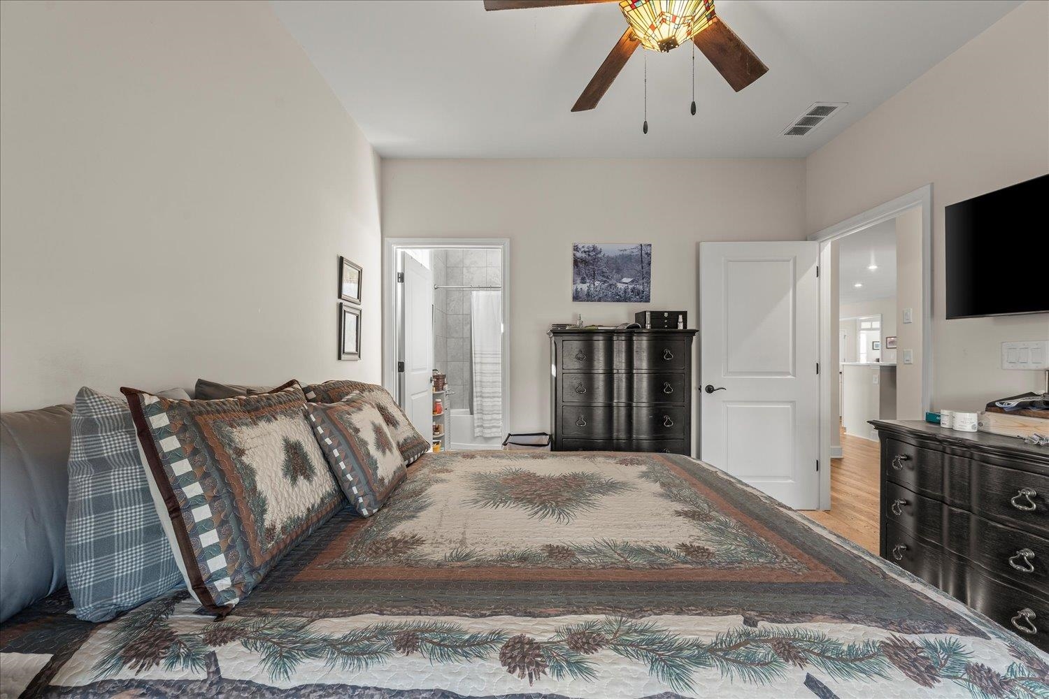1031 Peachbelt St Property Photo 48