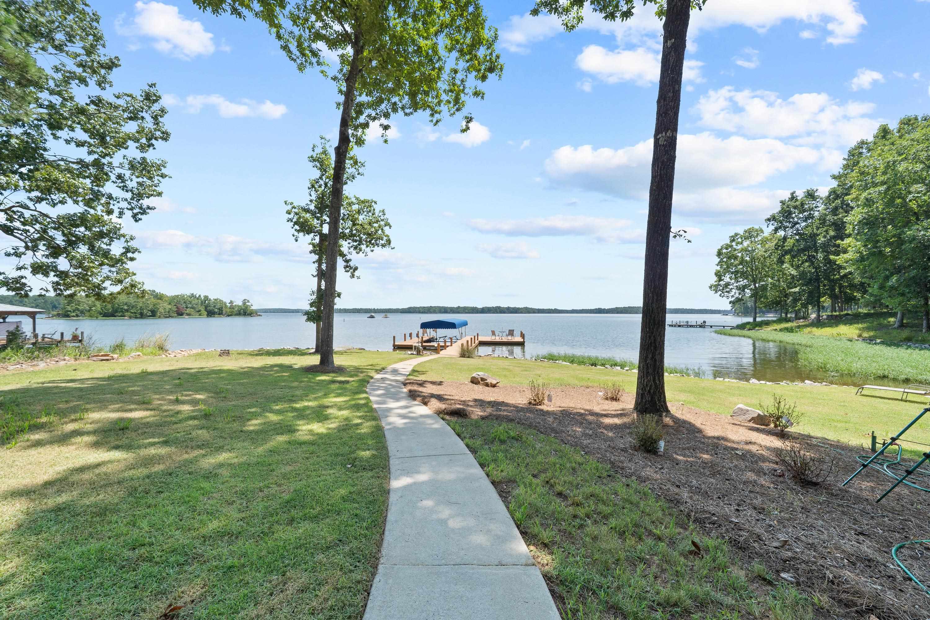 264 Winding River Road Property Photo 4