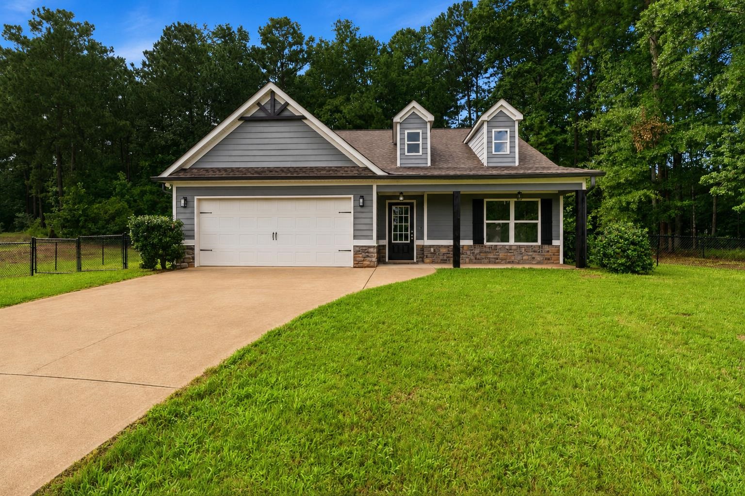 100 BARK CIRCLE Property Photo 1