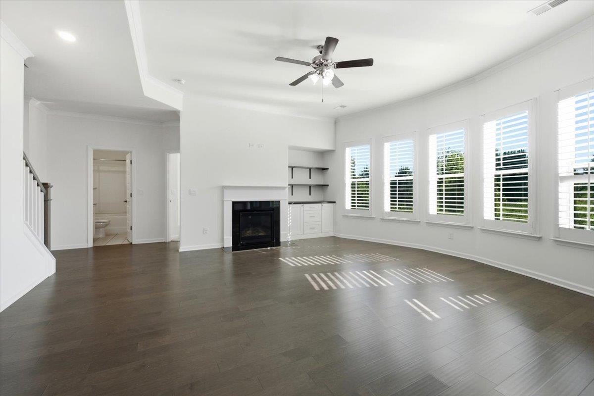 1221 Hawthorne Circle Property Photo 5