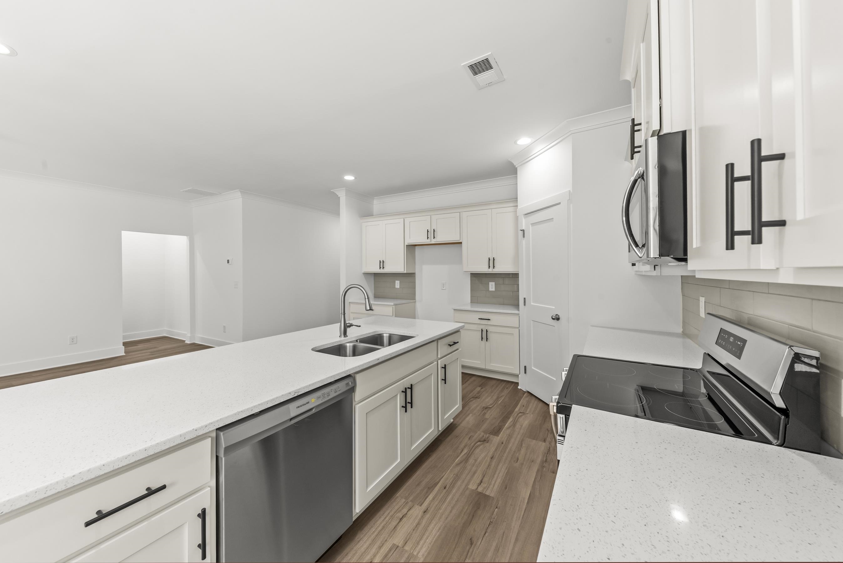 1121 Silverton Drive Property Photo 27
