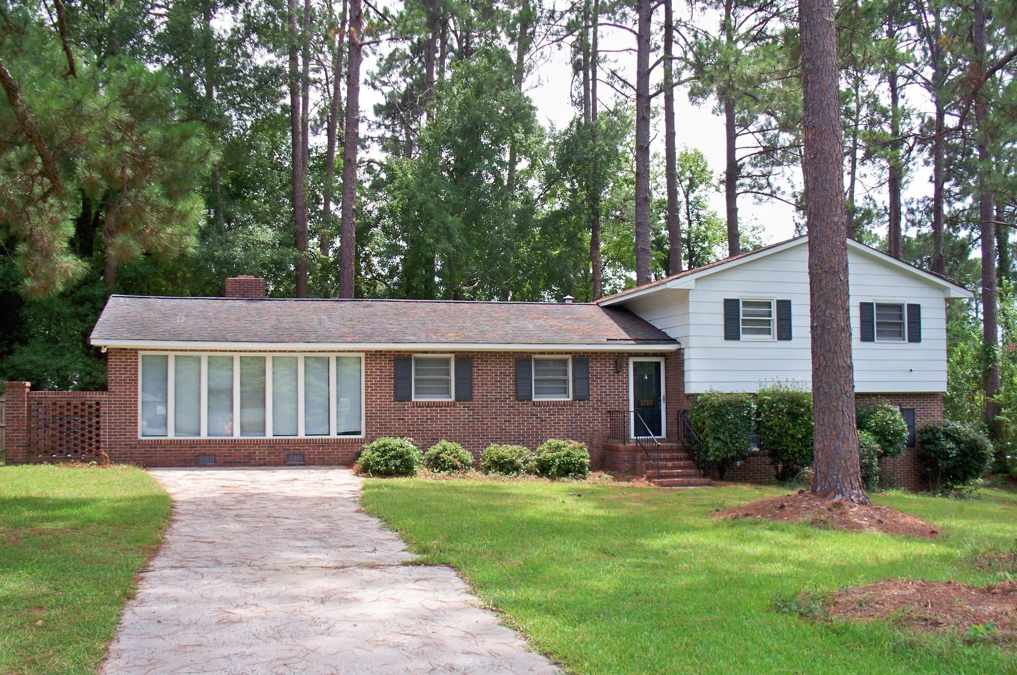 1707 Briarcliff Court Property Photo 1