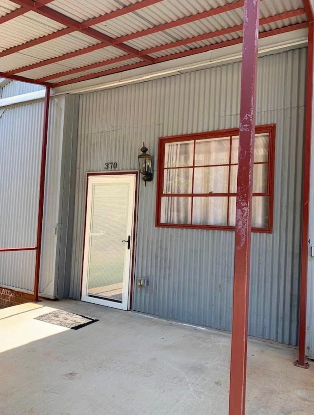 370 Park Street Property Photo 2
