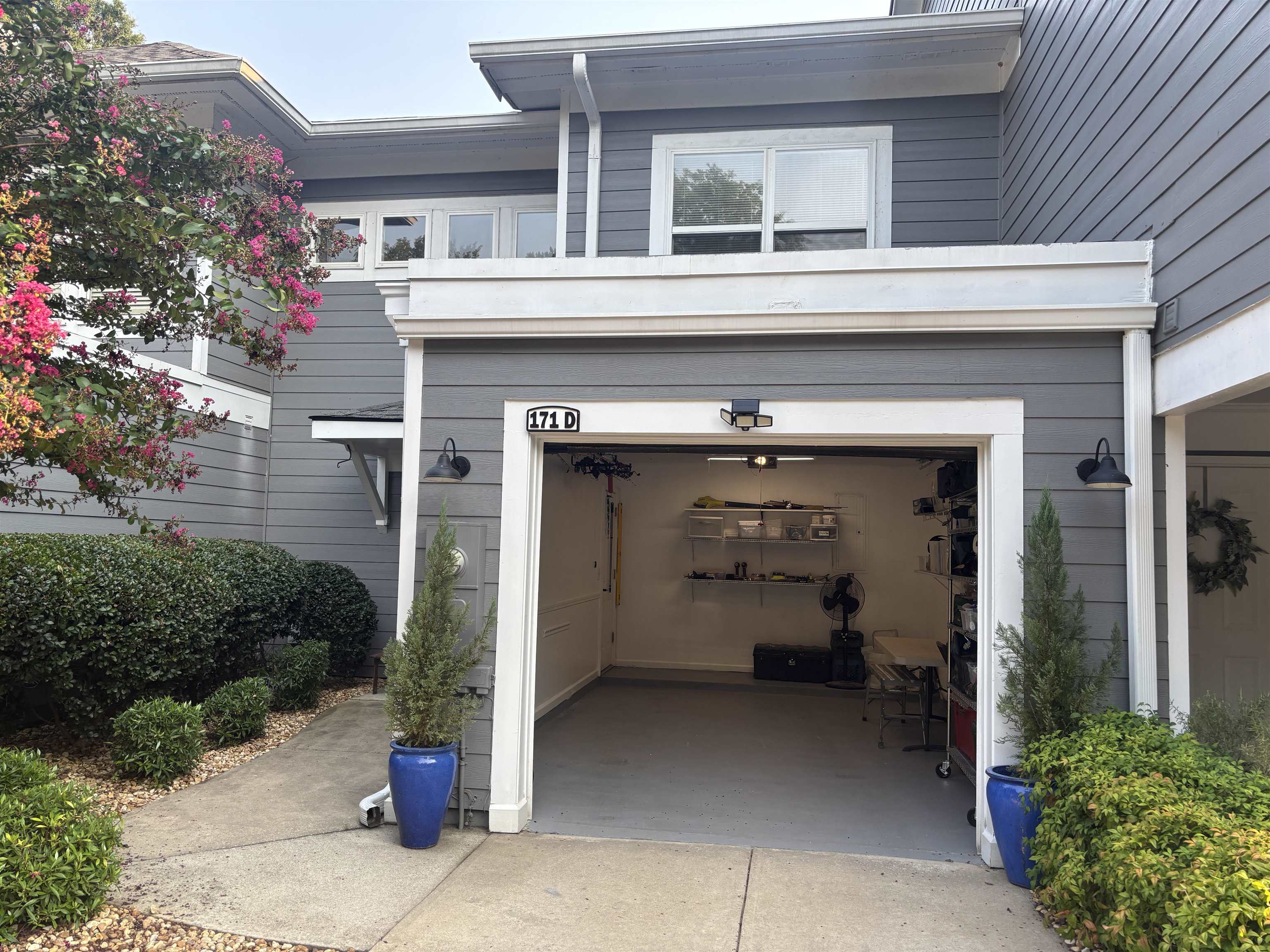 171 D Farriers Lane Property Photo 3