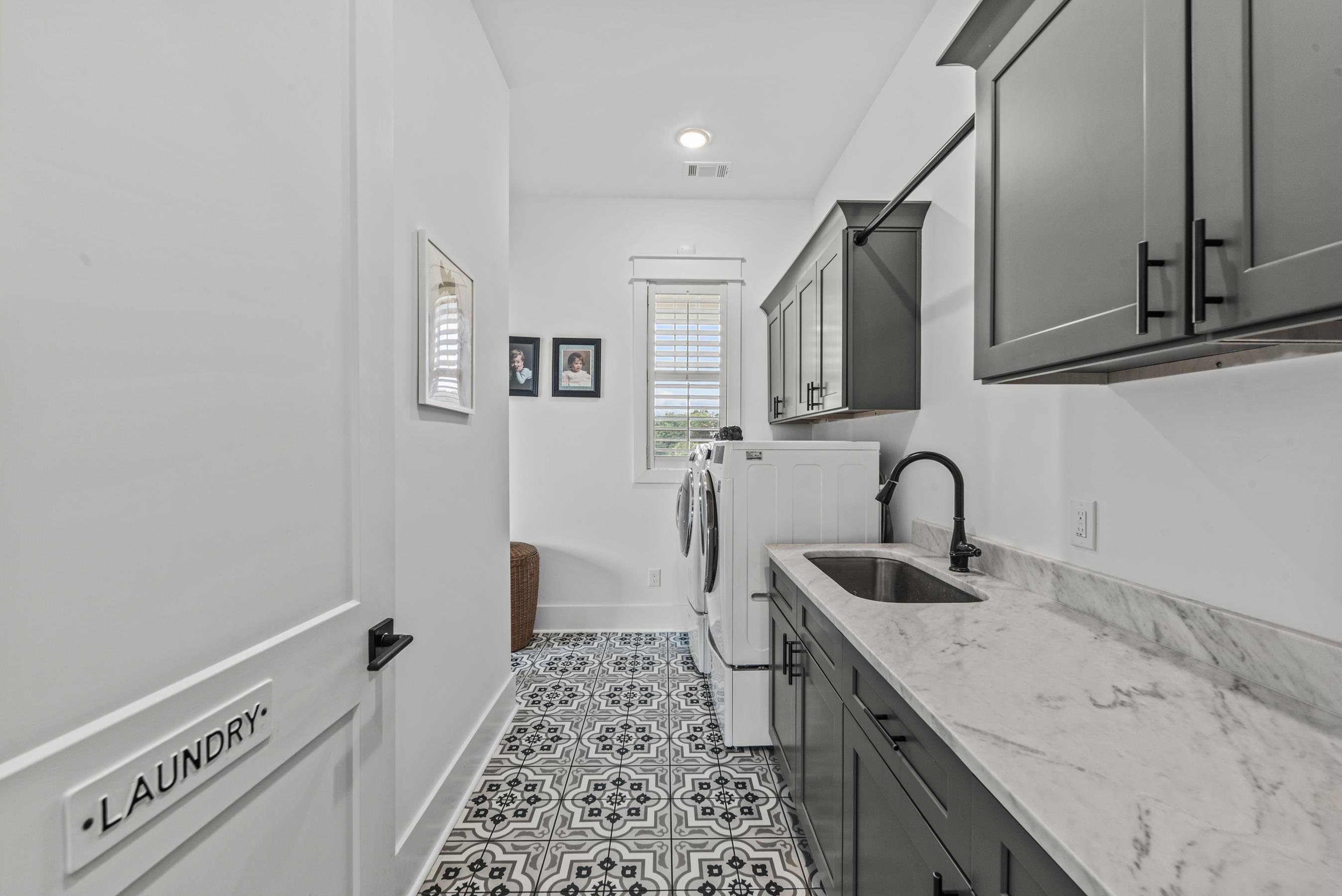 1901 Askew Road Property Photo 10