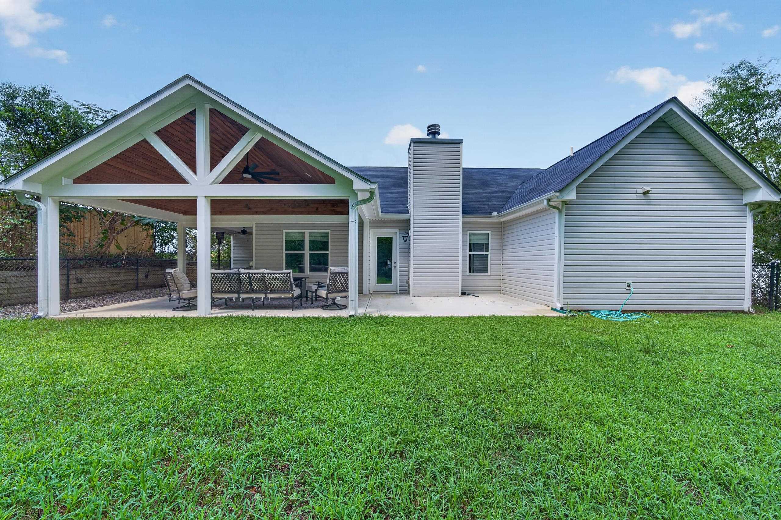 134 Misty Grove Property Photo 2