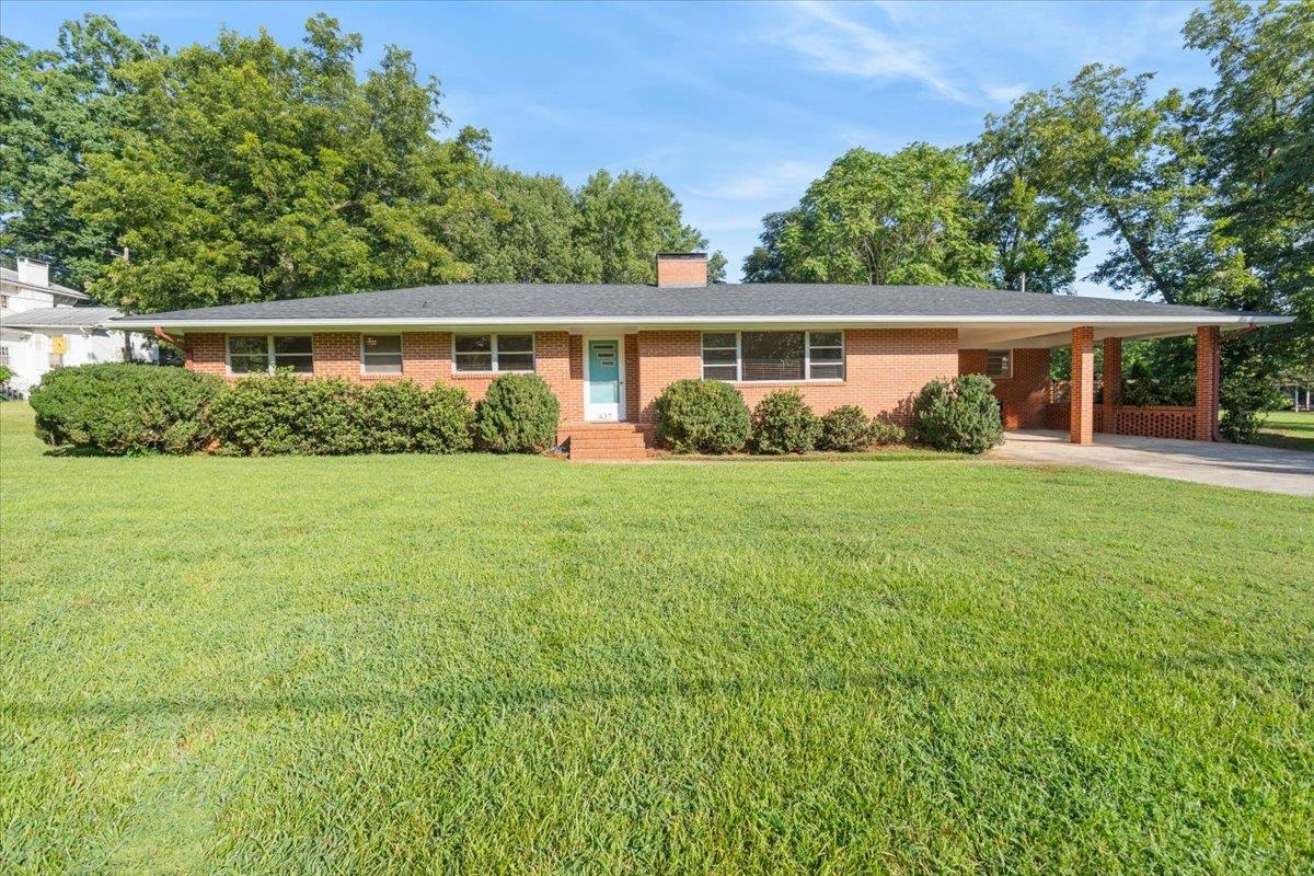 437 Pine Street Property Photo 1