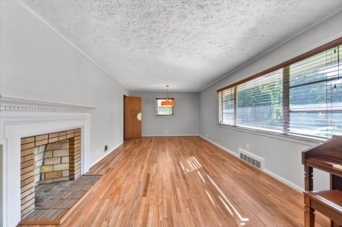 437 Pine Street Property Photo 26
