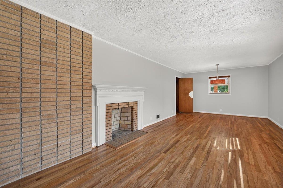 437 Pine Street Property Photo 28