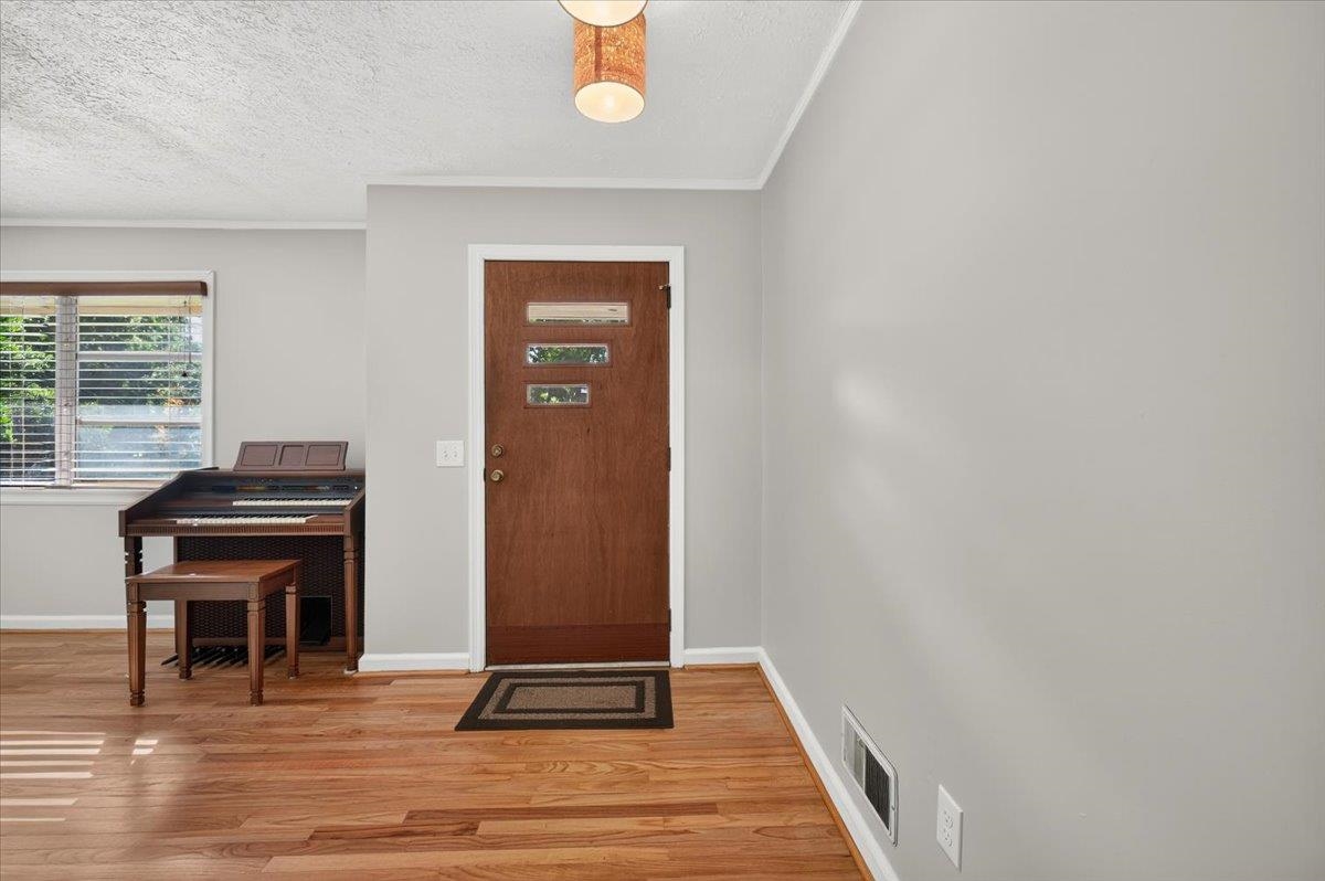 437 Pine Street Property Photo 29
