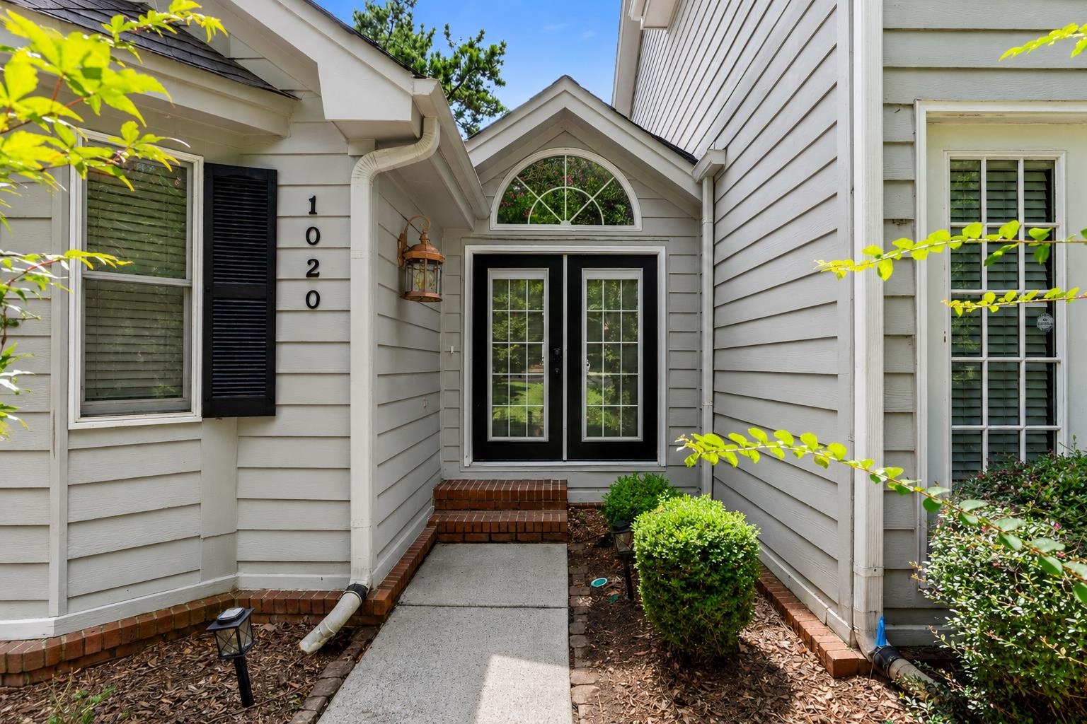 1020 Huntington Place Property Photo 5