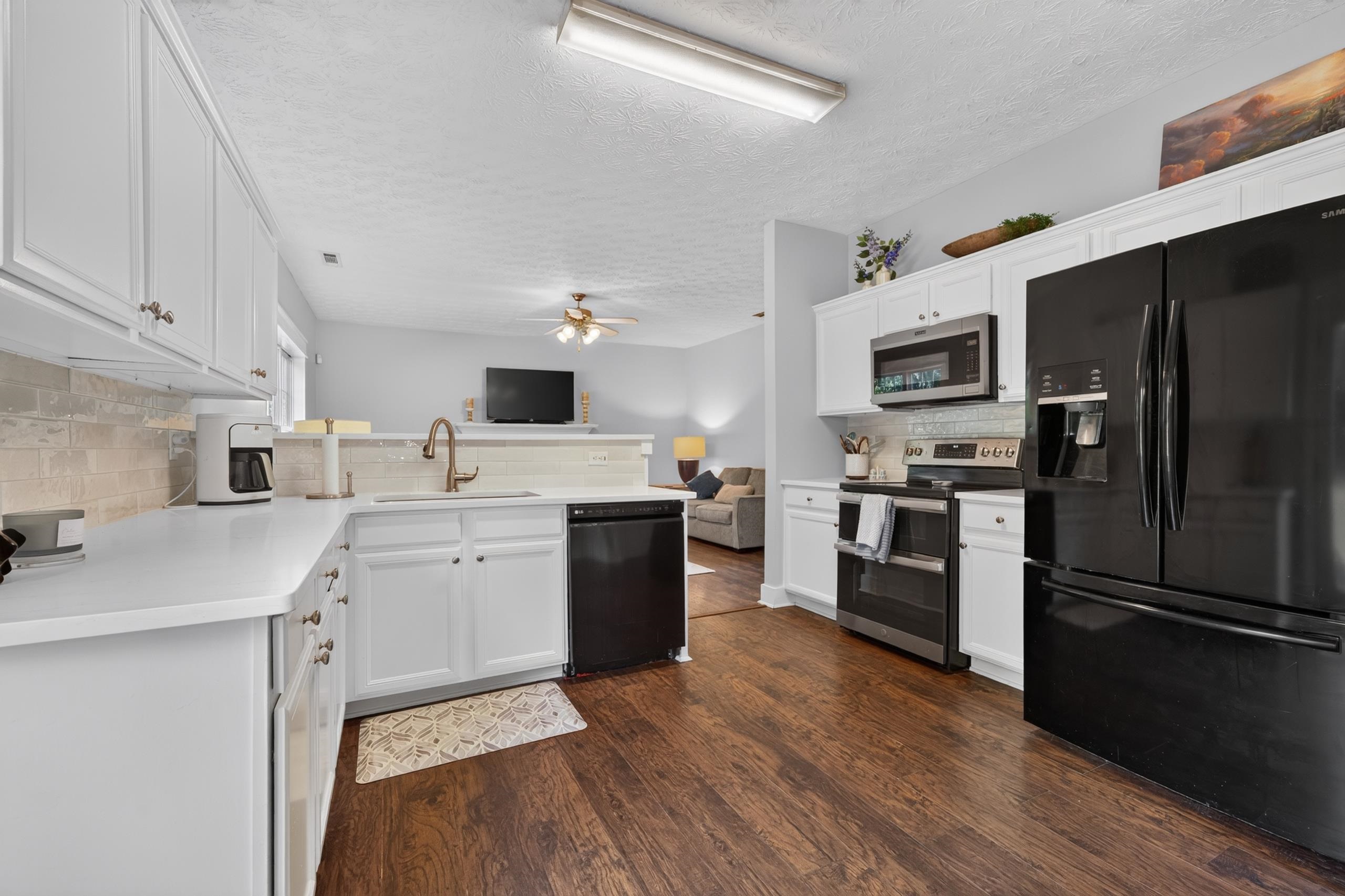 121 Collis Circle Property Photo 15