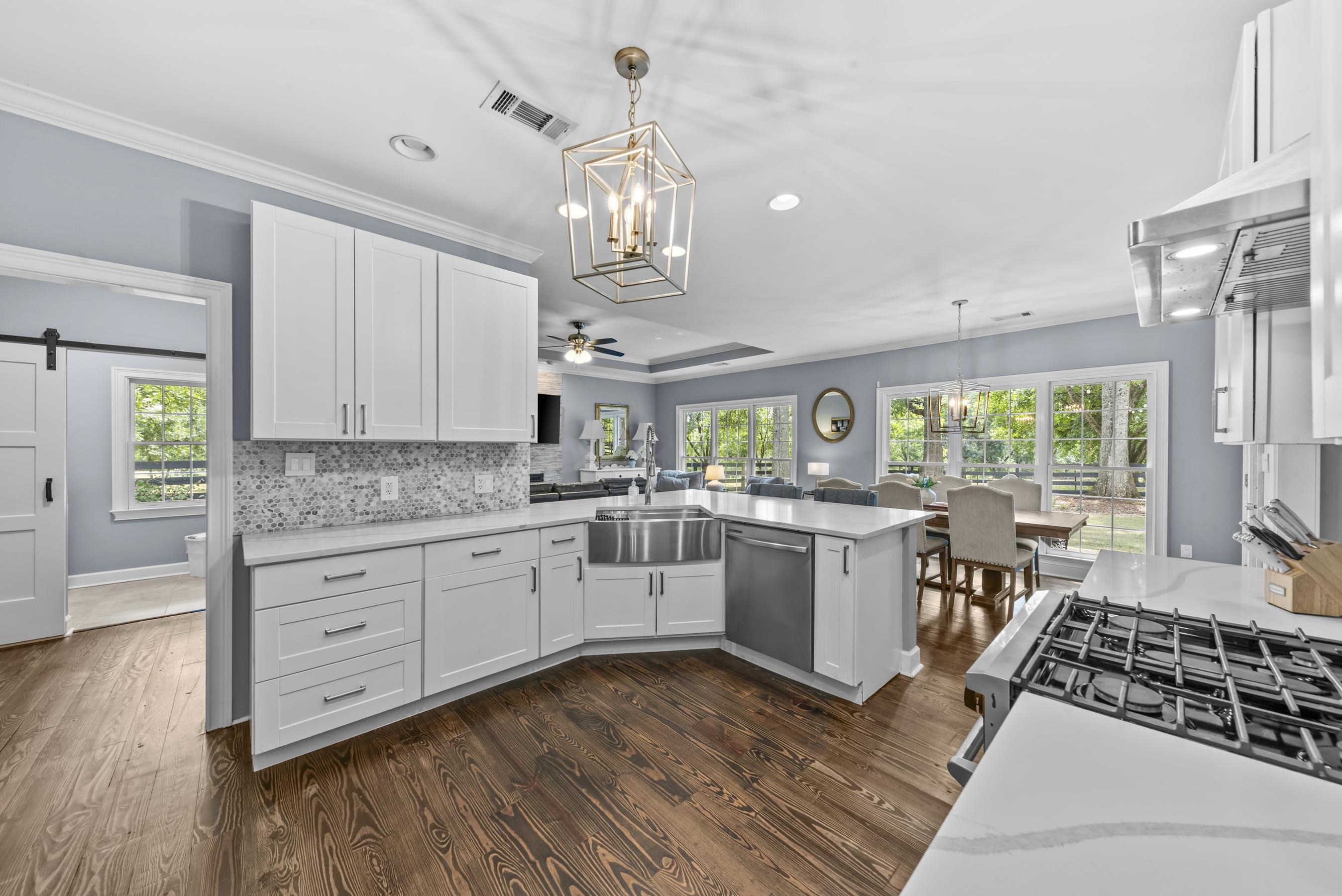 700 Skyline Drive Property Photo 17