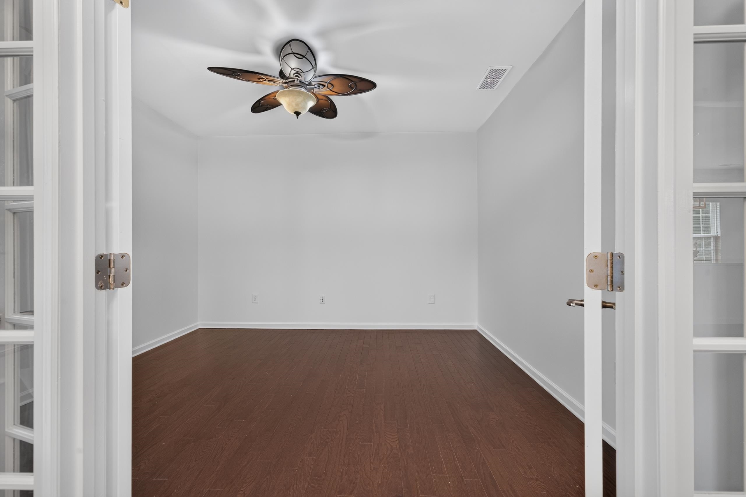 1031 Dockside Place Property Photo 7