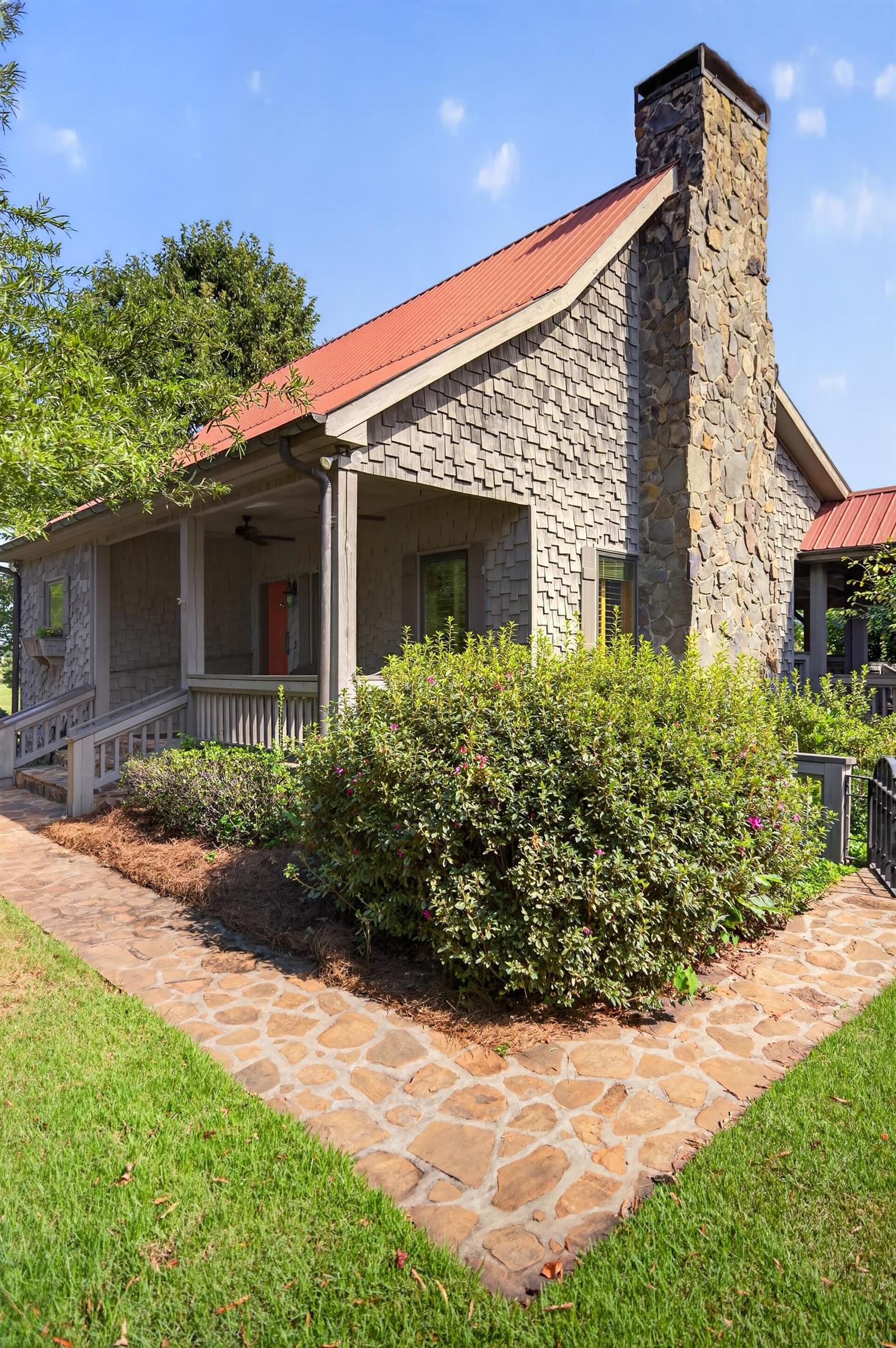 5231 Sandy Creek Road Property Photo 2