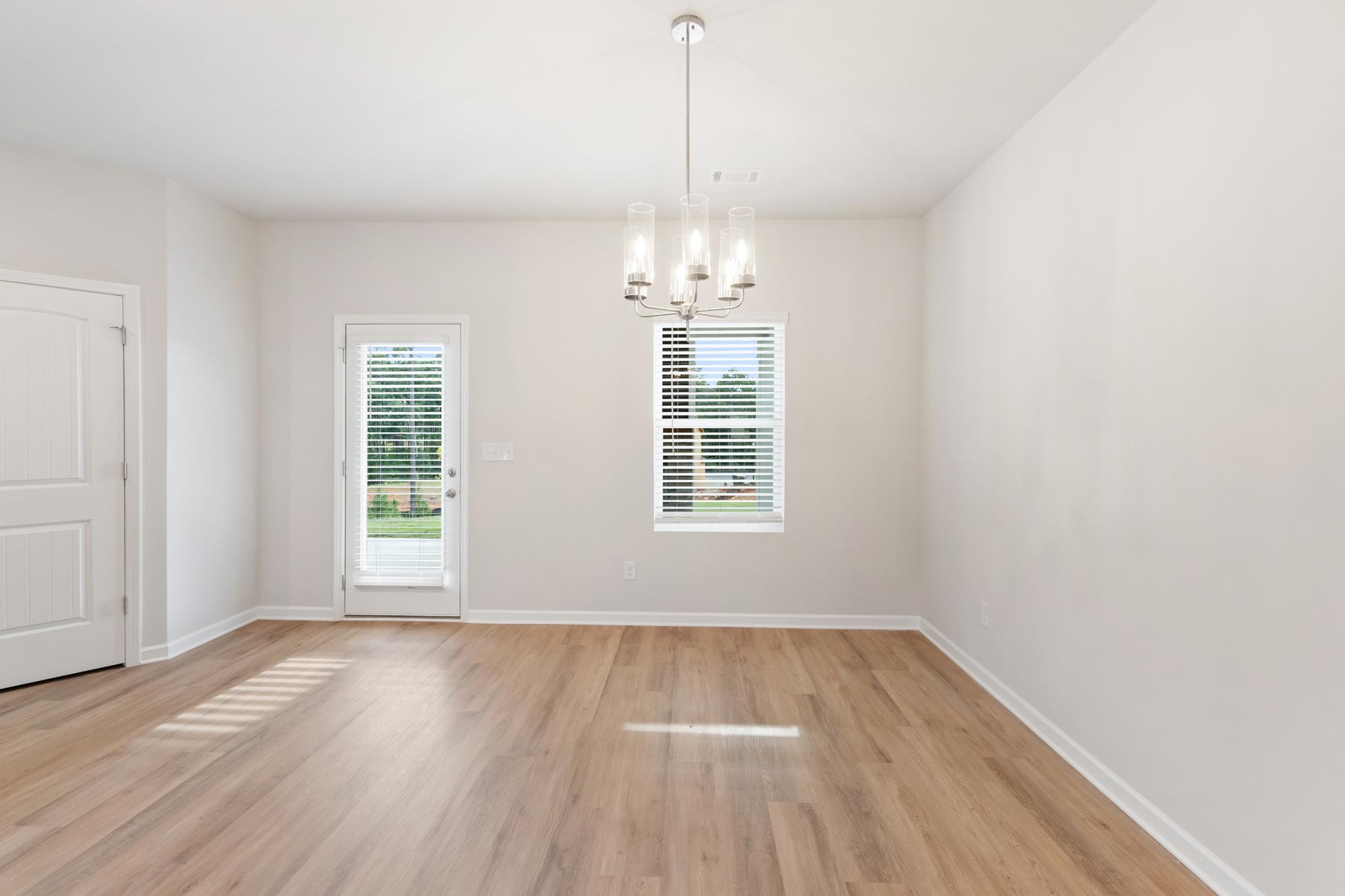 1112 Dickens Road Property Photo 8