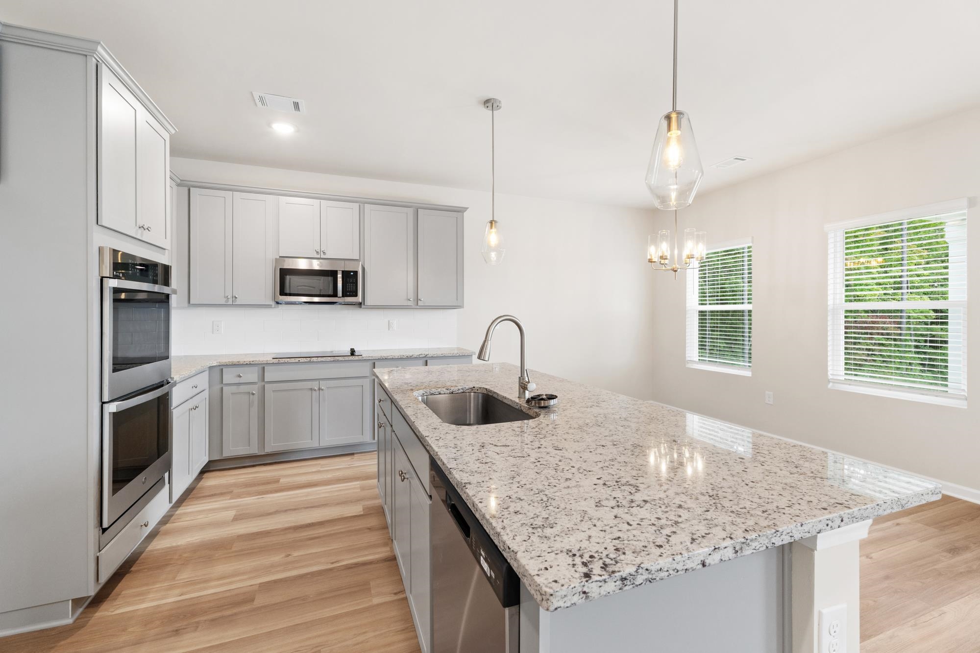 1100 Dickens Road Property Photo 6