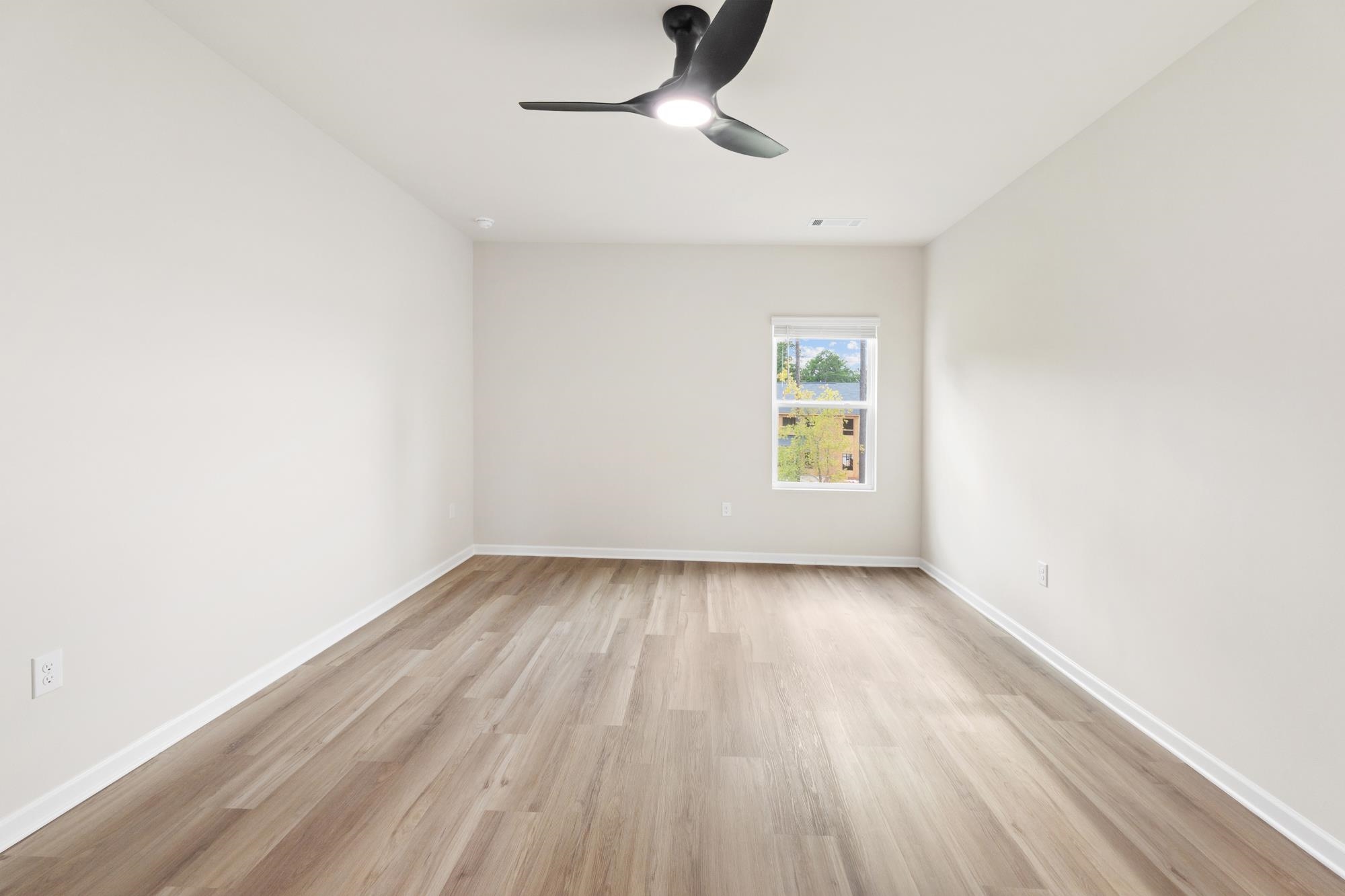 1100 Dickens Road Property Photo 18