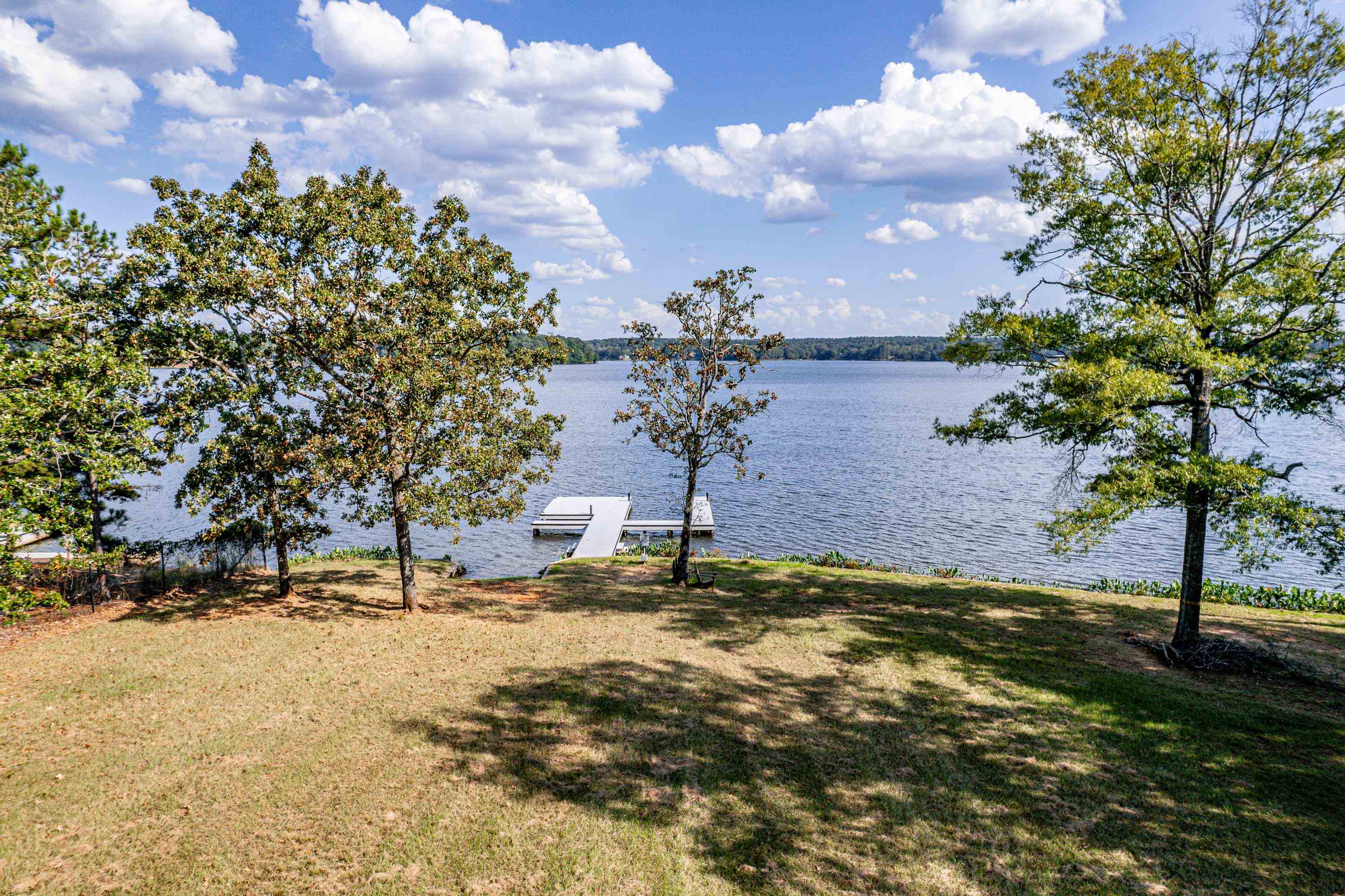 222 Waters Edge Drive Property Photo 4