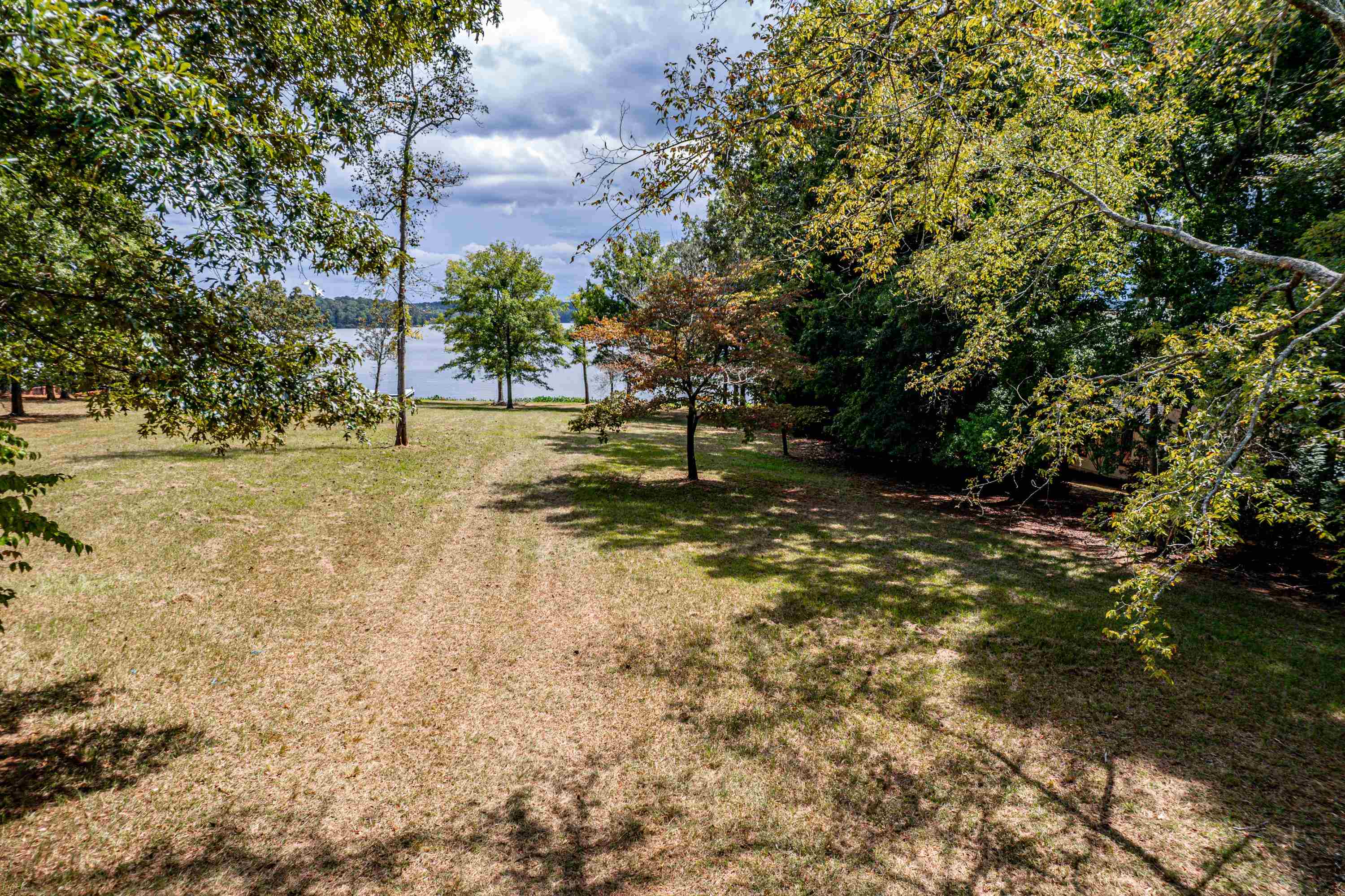 222 Waters Edge Drive Property Photo 6