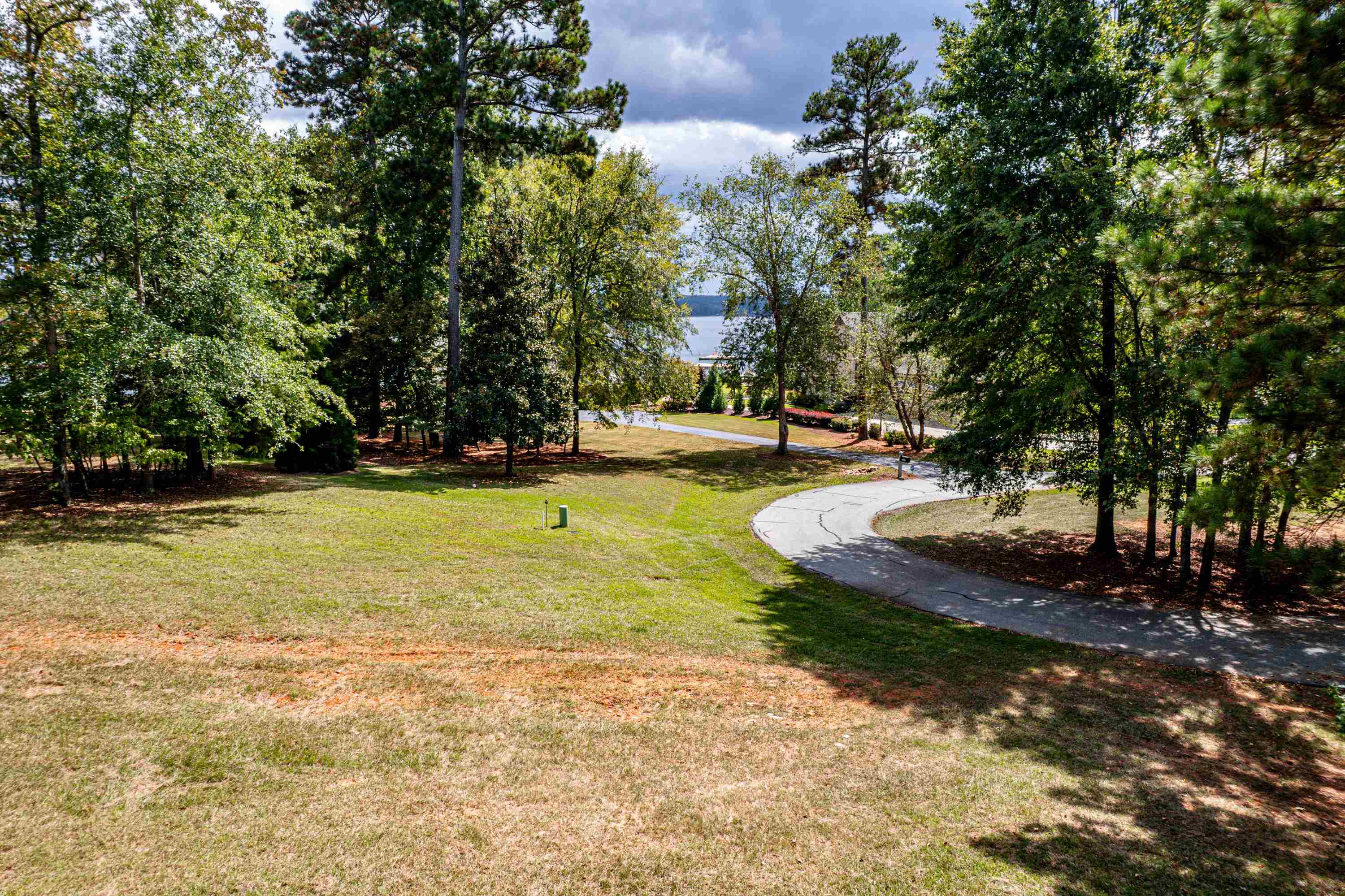222 Waters Edge Drive Property Photo 8