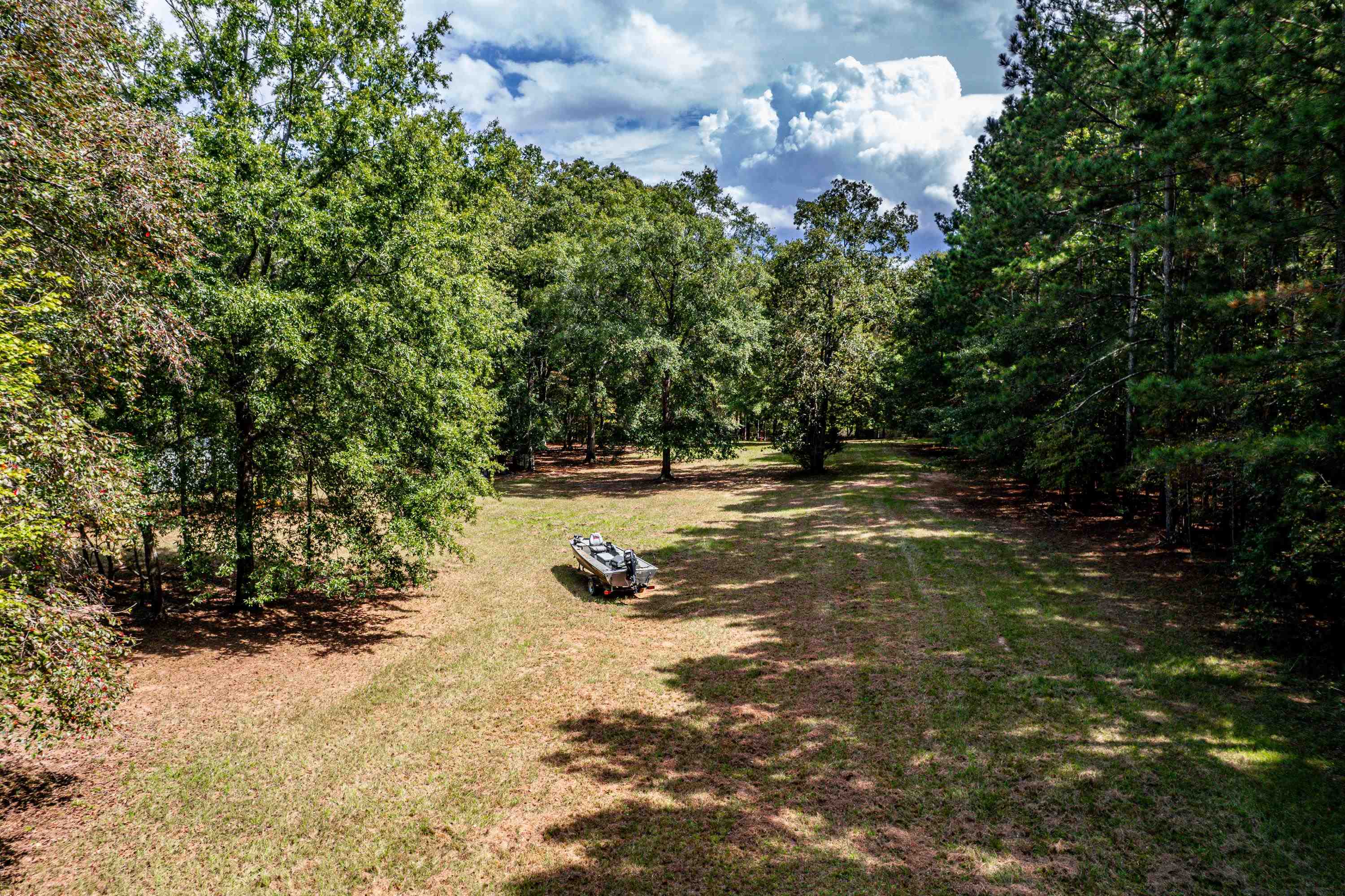 222 Waters Edge Drive Property Photo 10