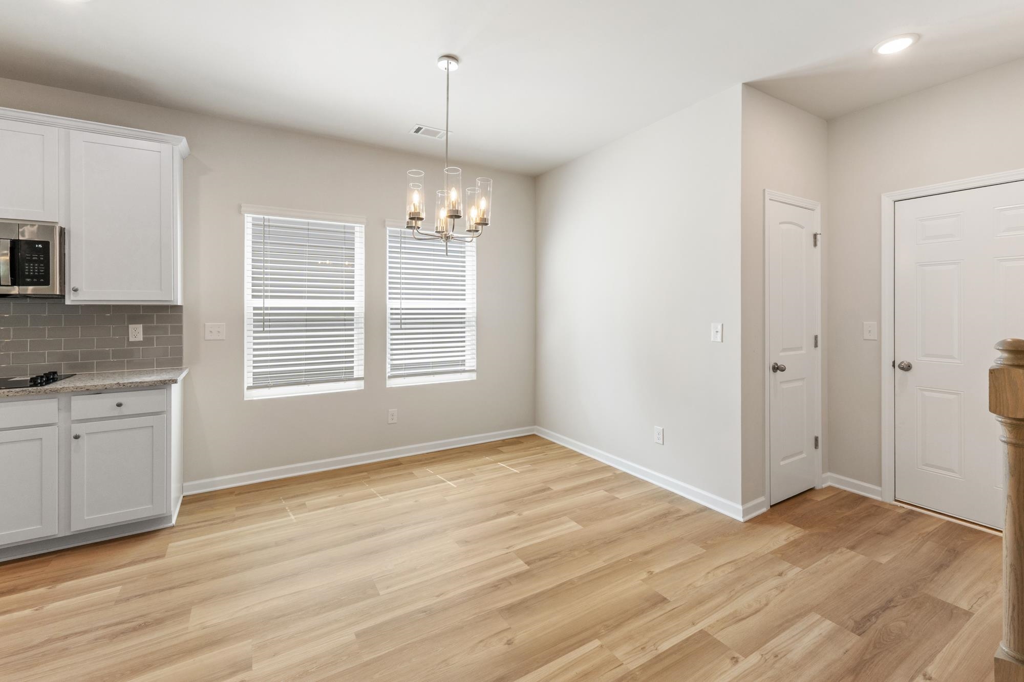 1199 Dickens Road Property Photo 7