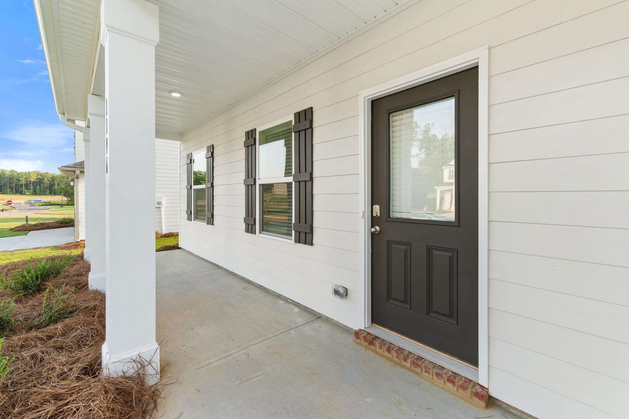 1196 Dickens Road Property Photo 2