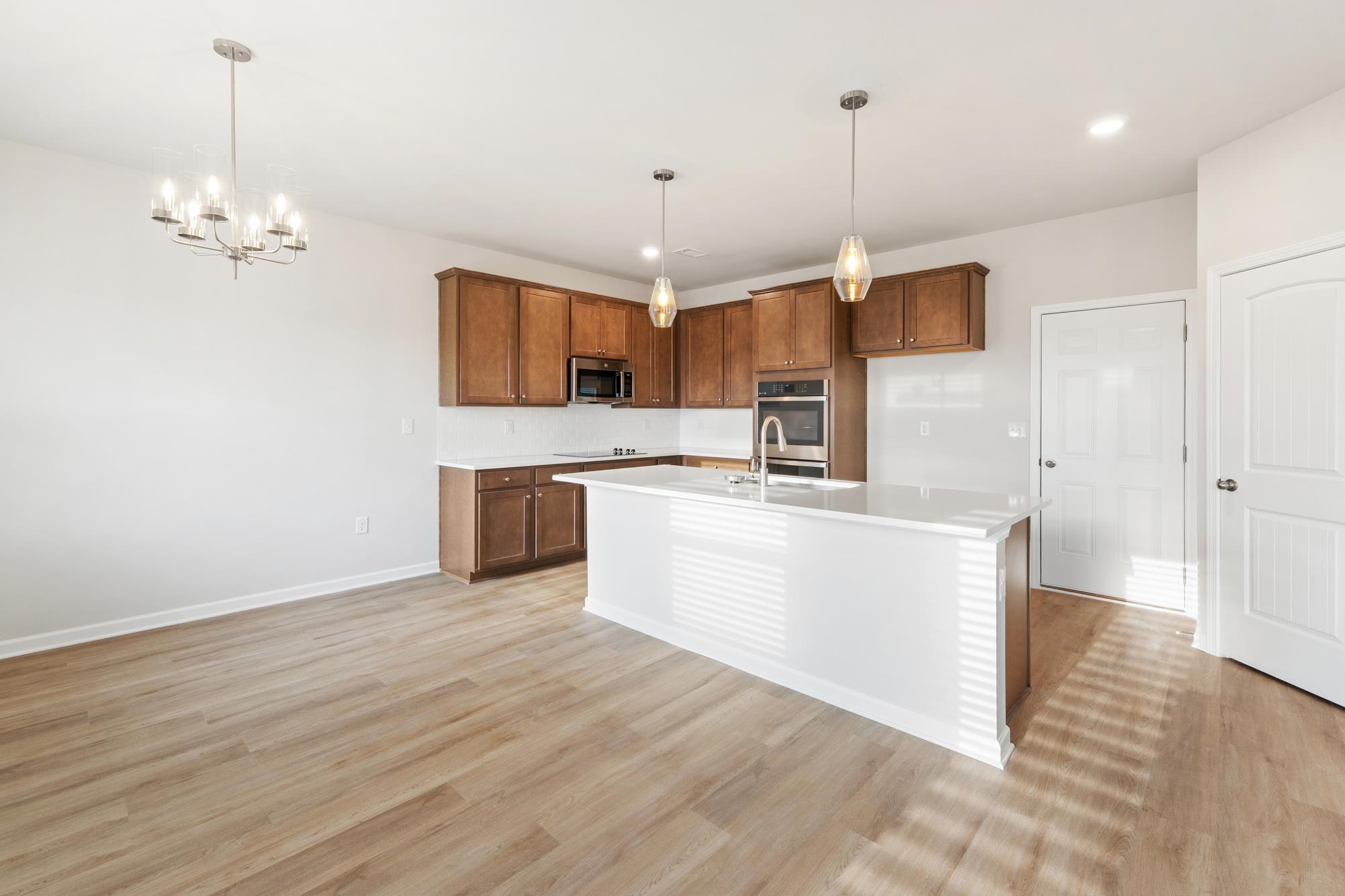 1196 Dickens Road Property Photo 6