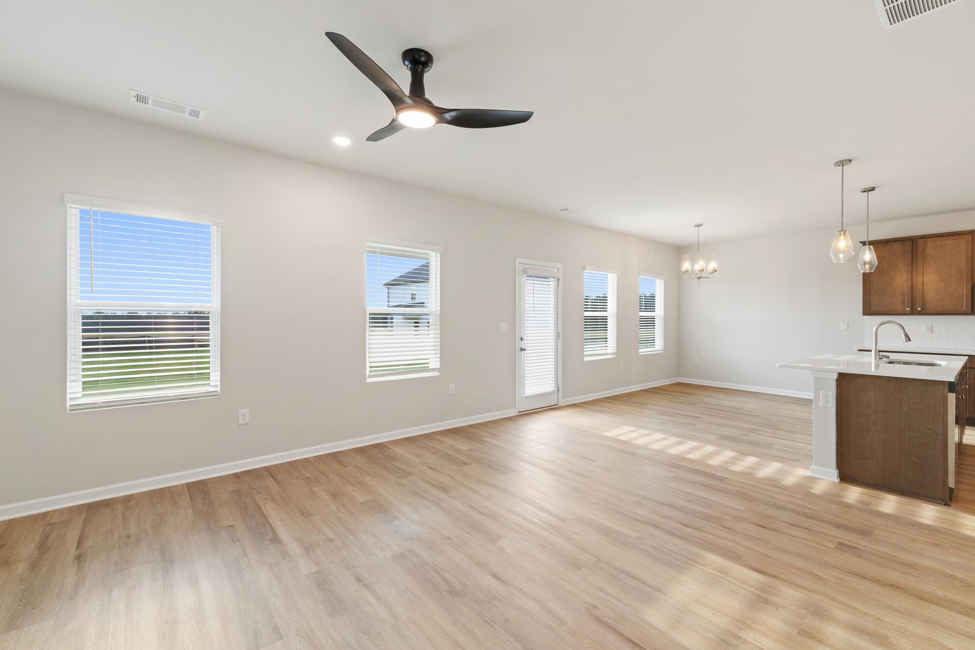 1196 Dickens Road Property Photo 7