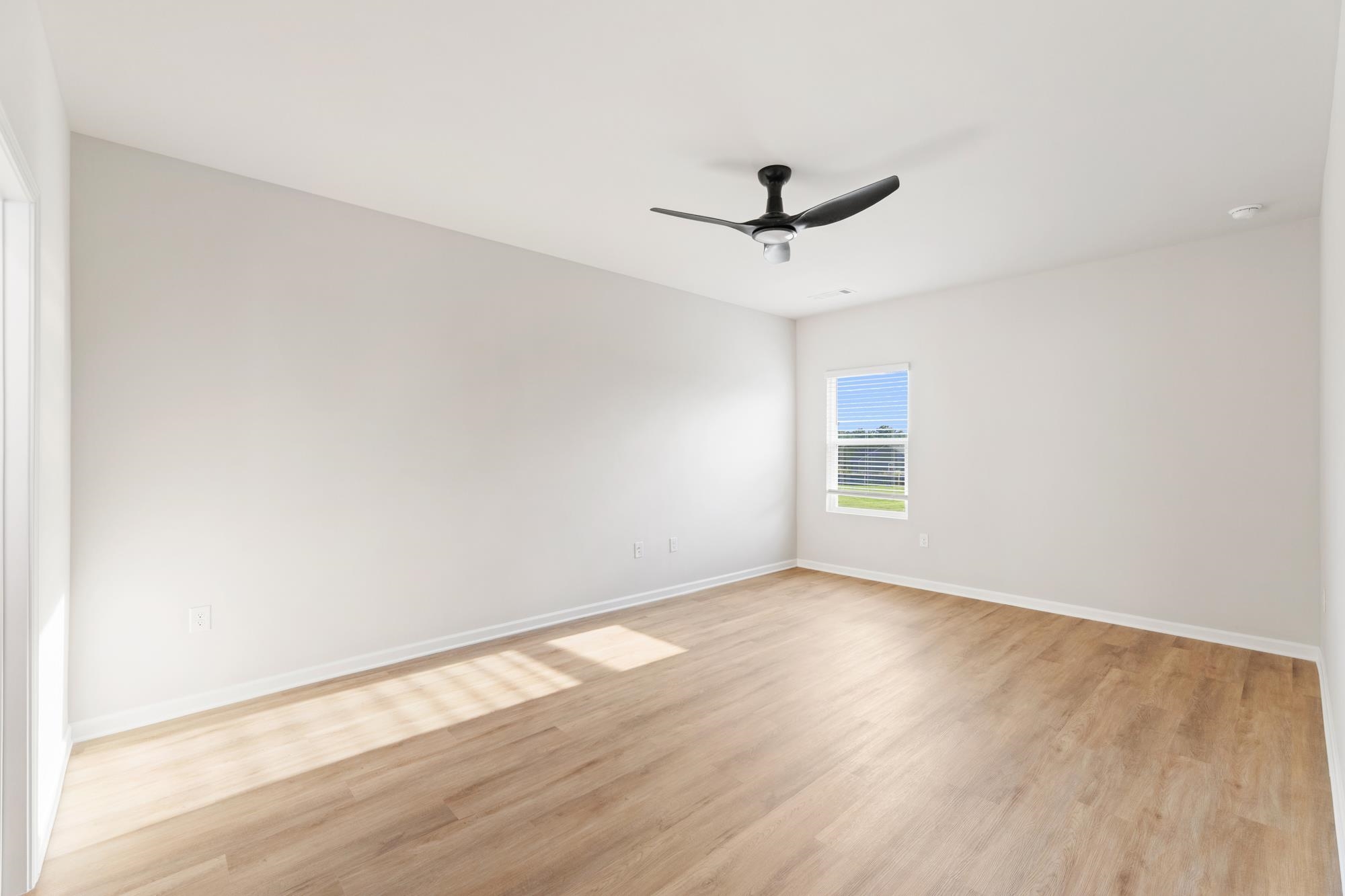 1196 Dickens Road Property Photo 17