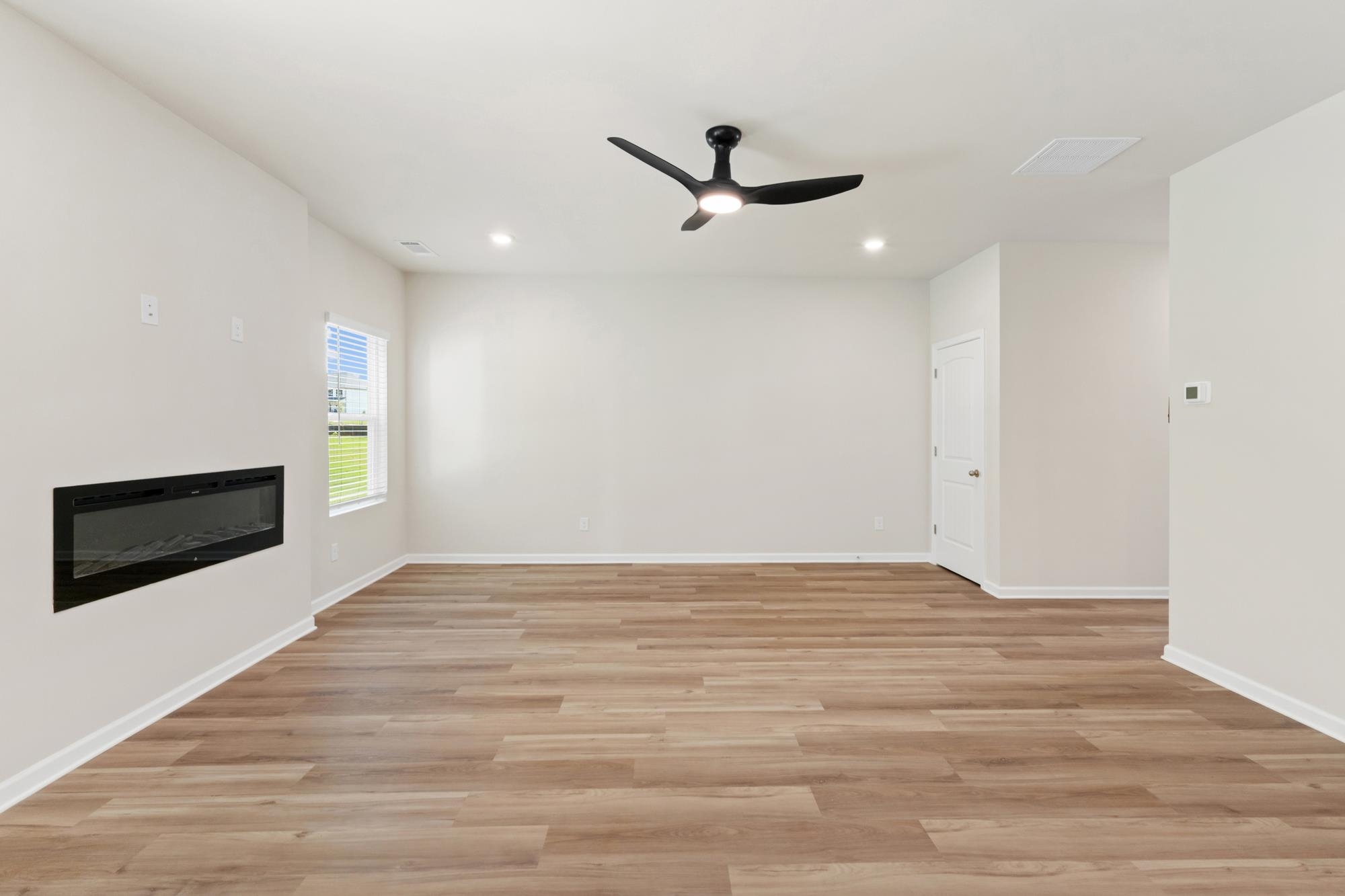 1189 Dickens Road Property Photo 5
