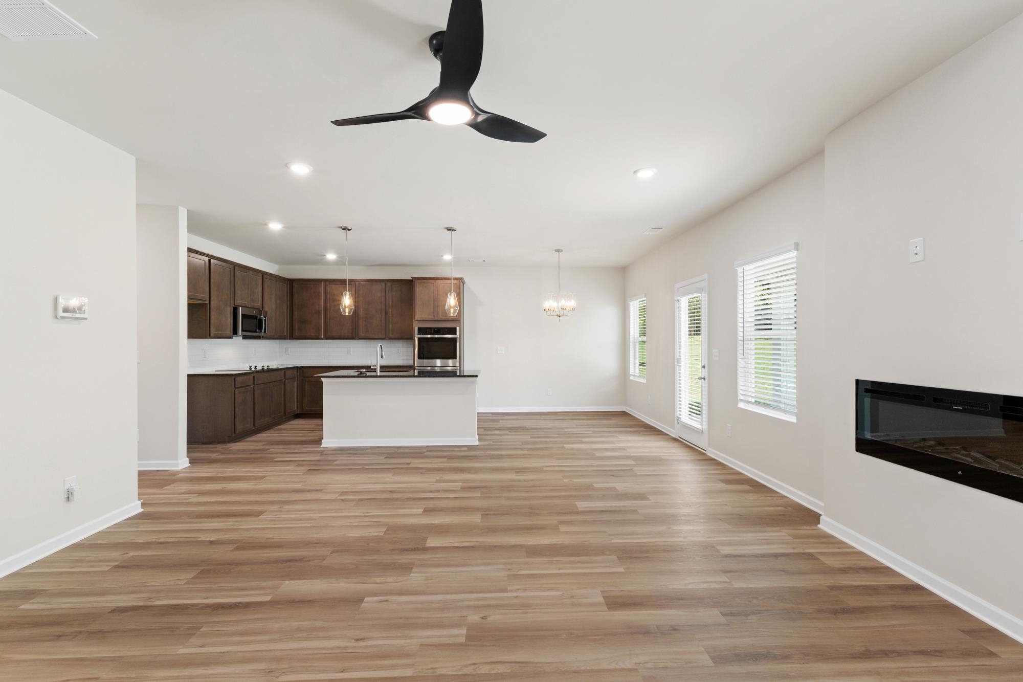 1189 Dickens Road Property Photo 6