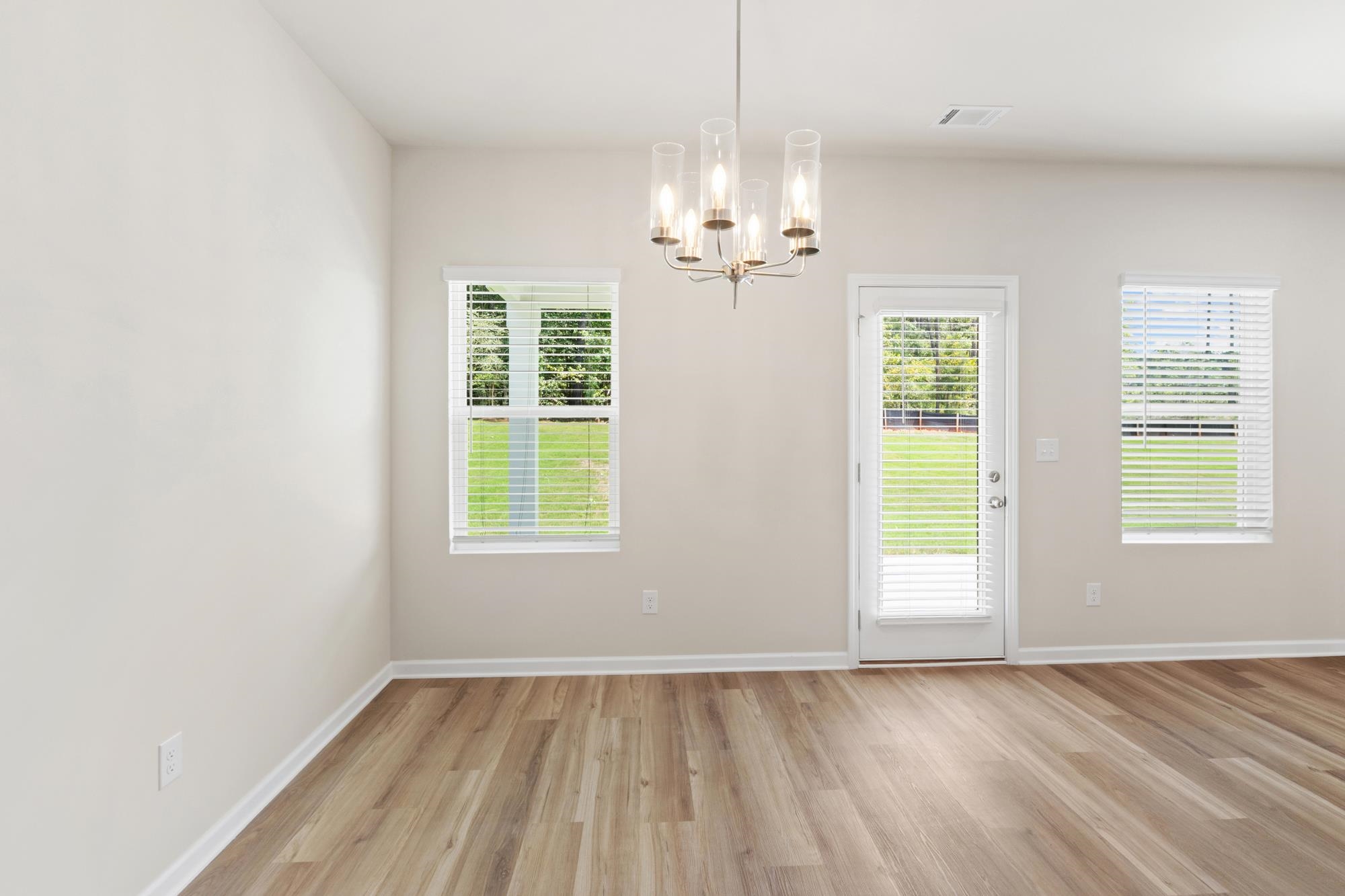 1189 Dickens Road Property Photo 10