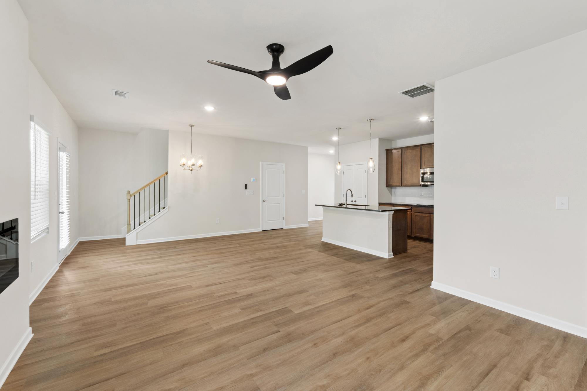 1179 Dickens Road Property Photo 2