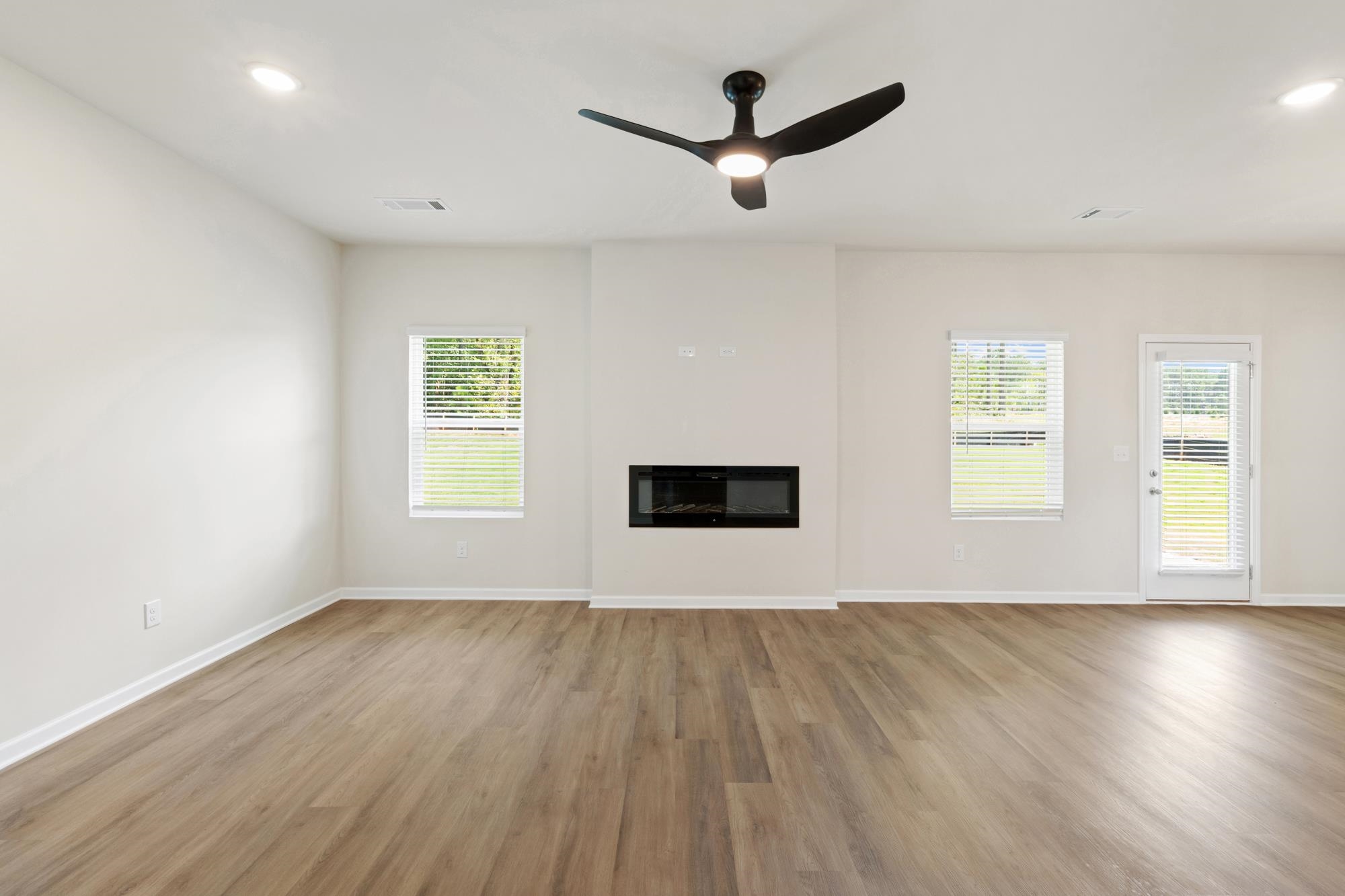 1179 Dickens Road Property Photo 3