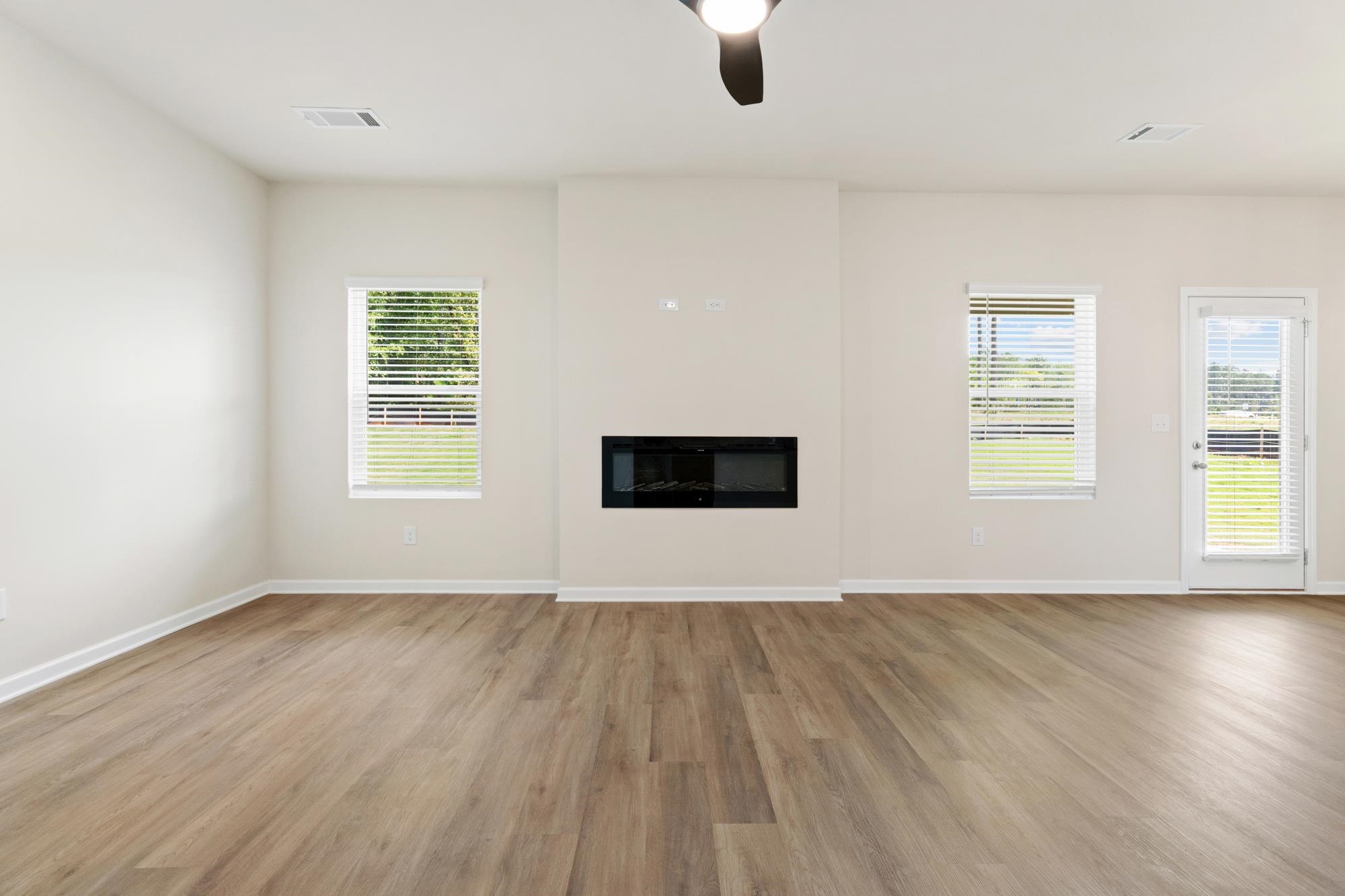 1179 Dickens Road Property Photo 4