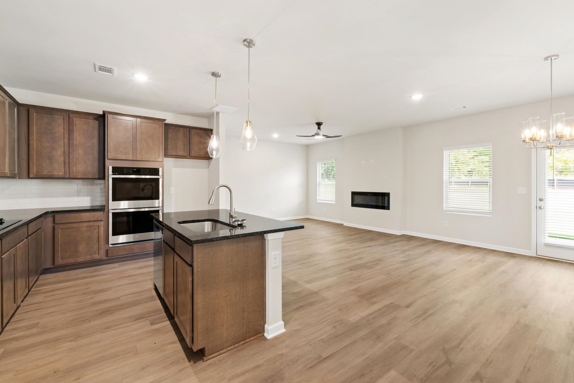 1179 Dickens Road Property Photo 7