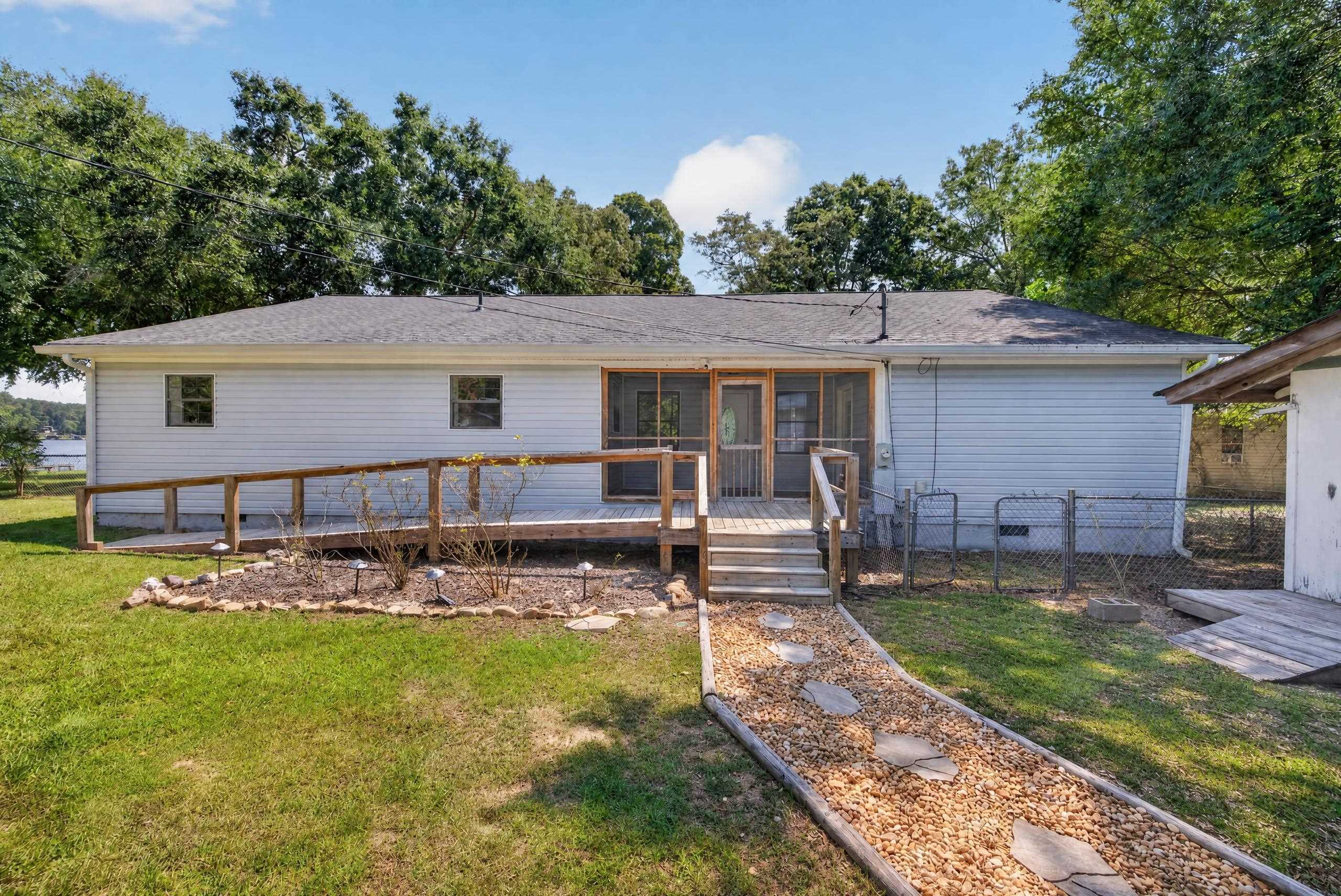 274 S Steele Bridge Road Property Photo 3