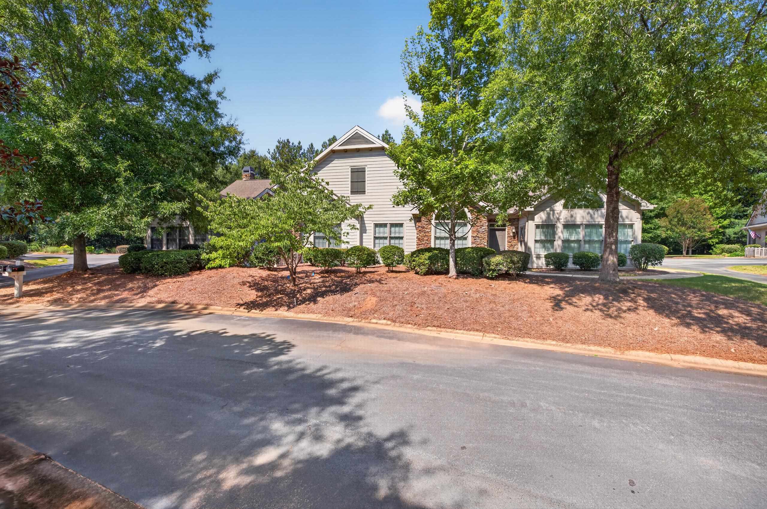 144 Edgewood Court Property Photo 3