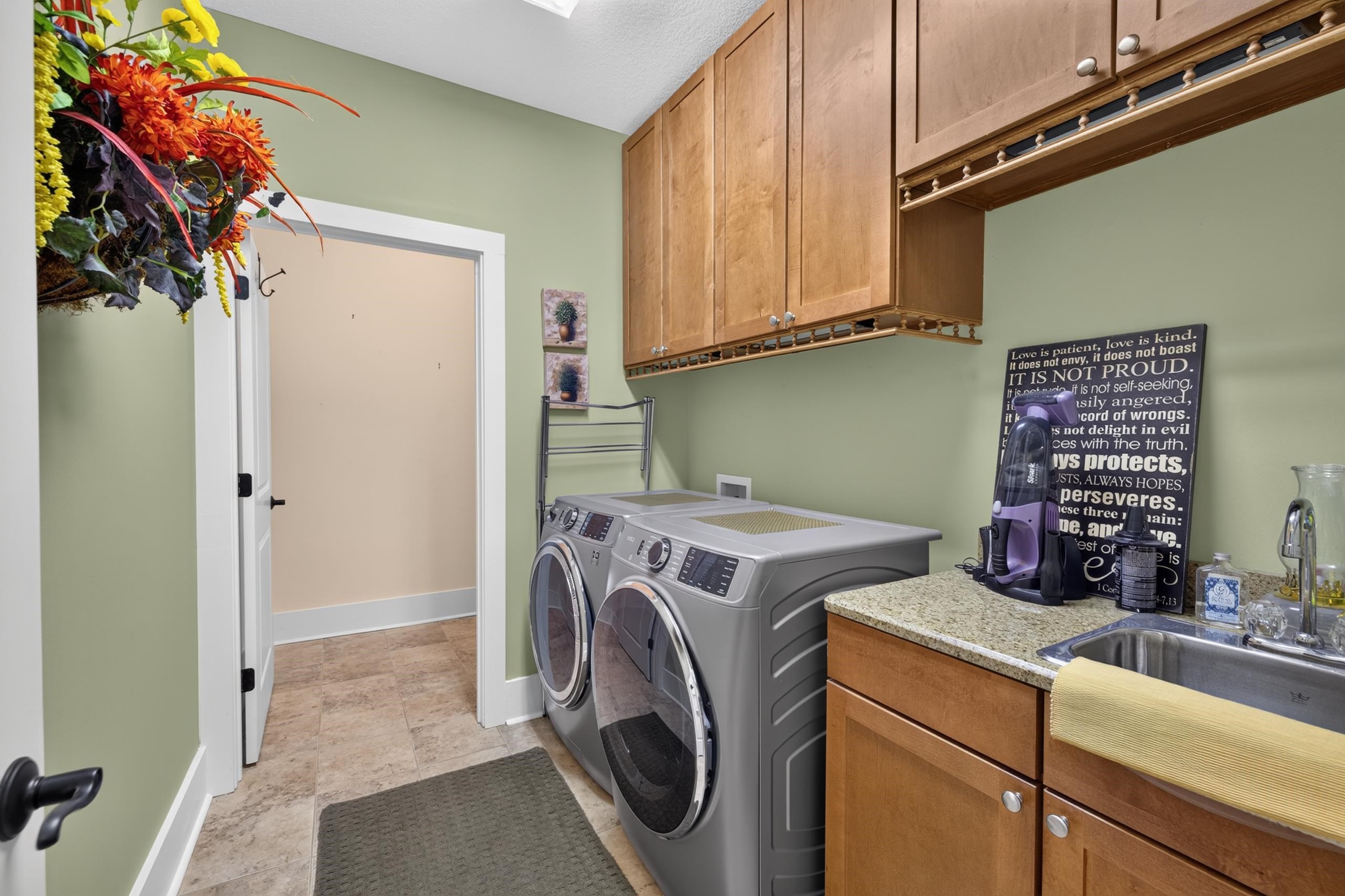 144 Edgewood Court Property Photo 41