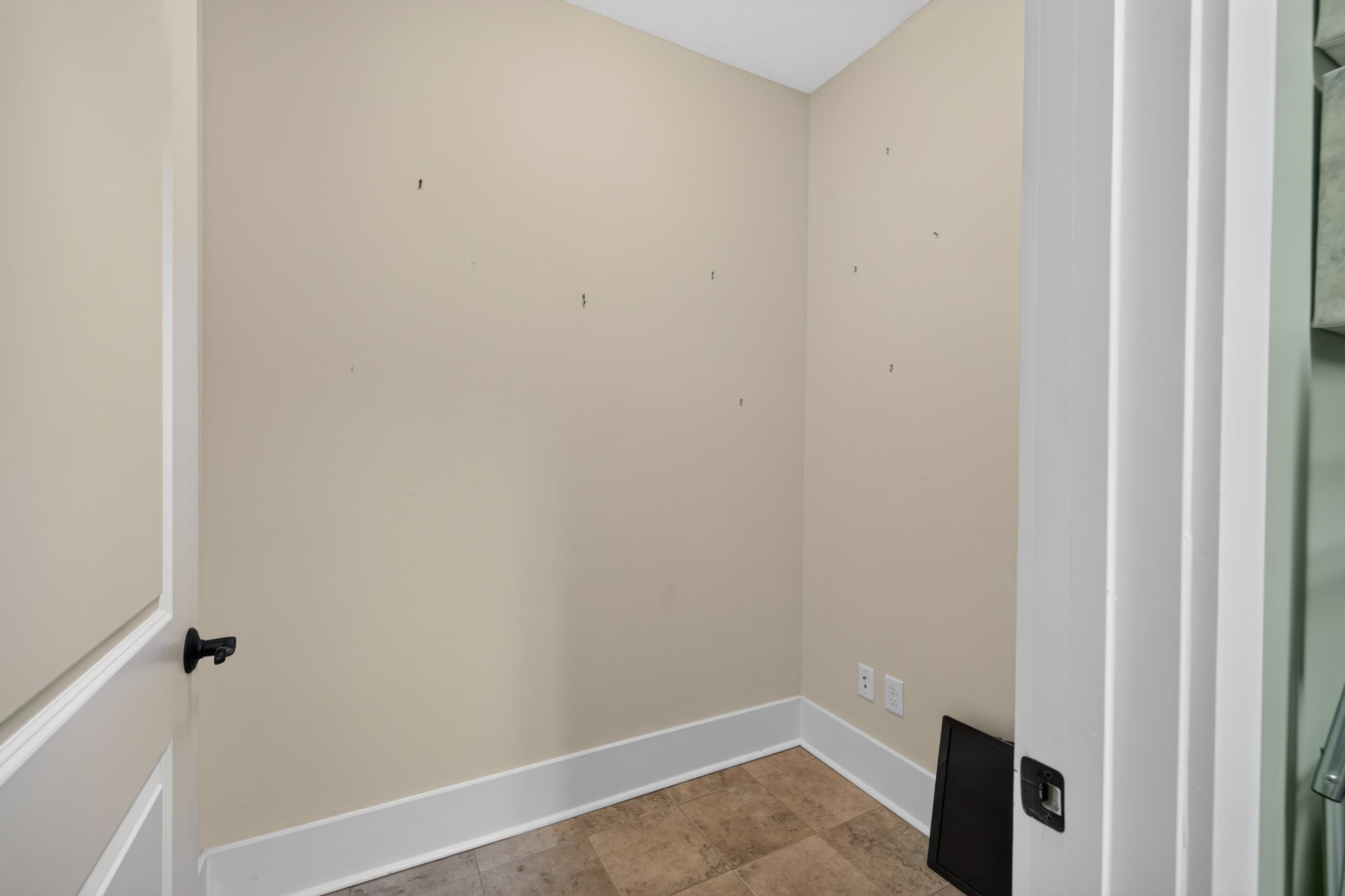 144 Edgewood Court Property Photo 42