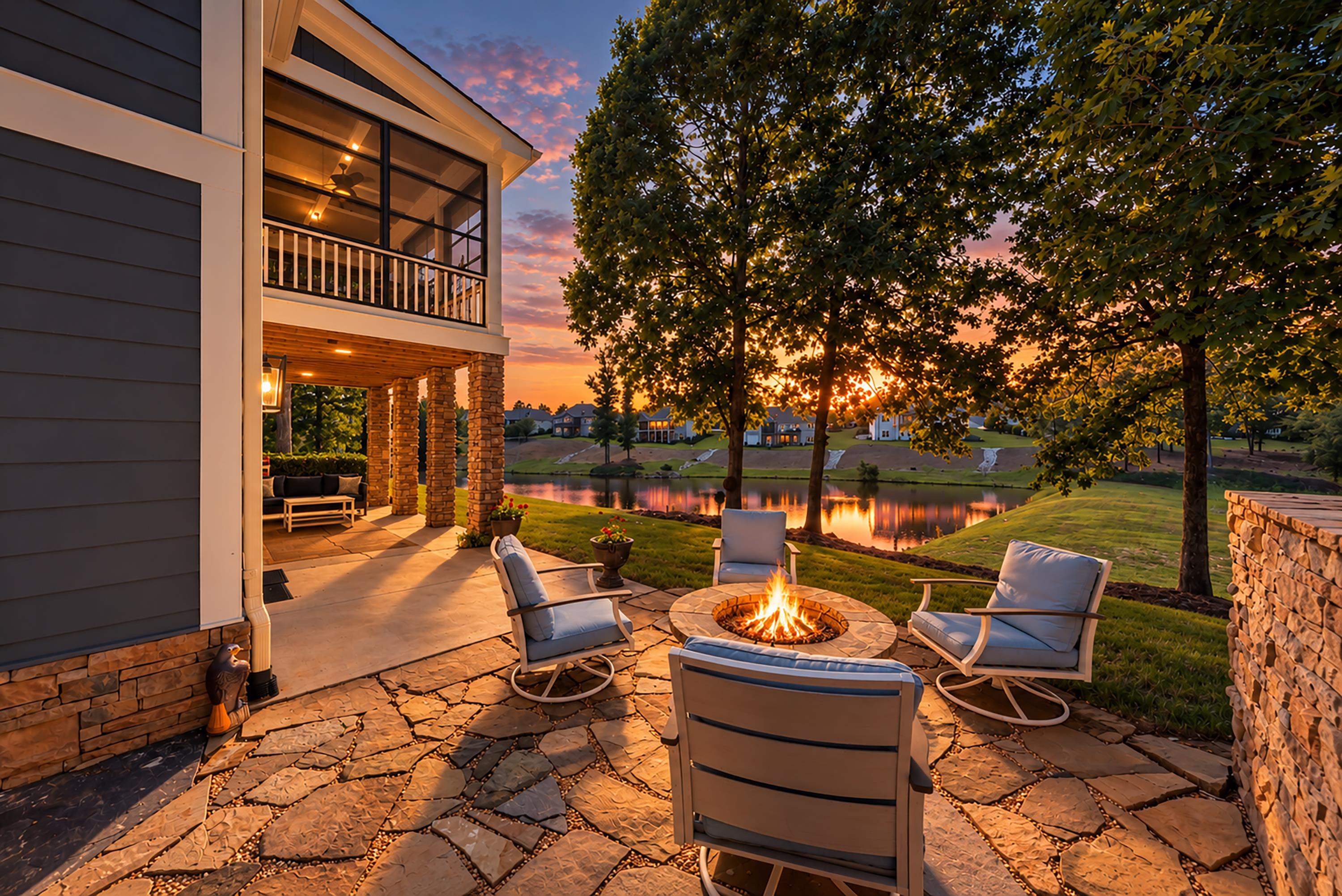 1021 Harbor Loop Property Photo 6