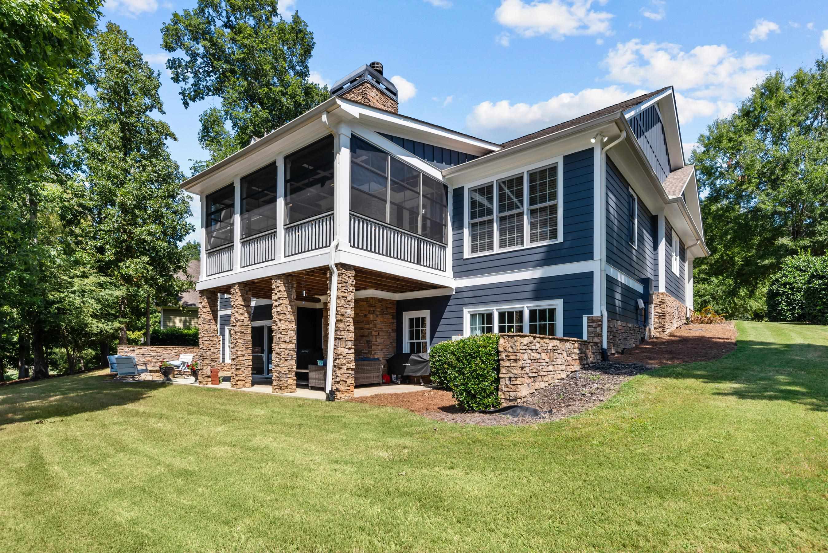 1021 Harbor Loop Property Photo 10
