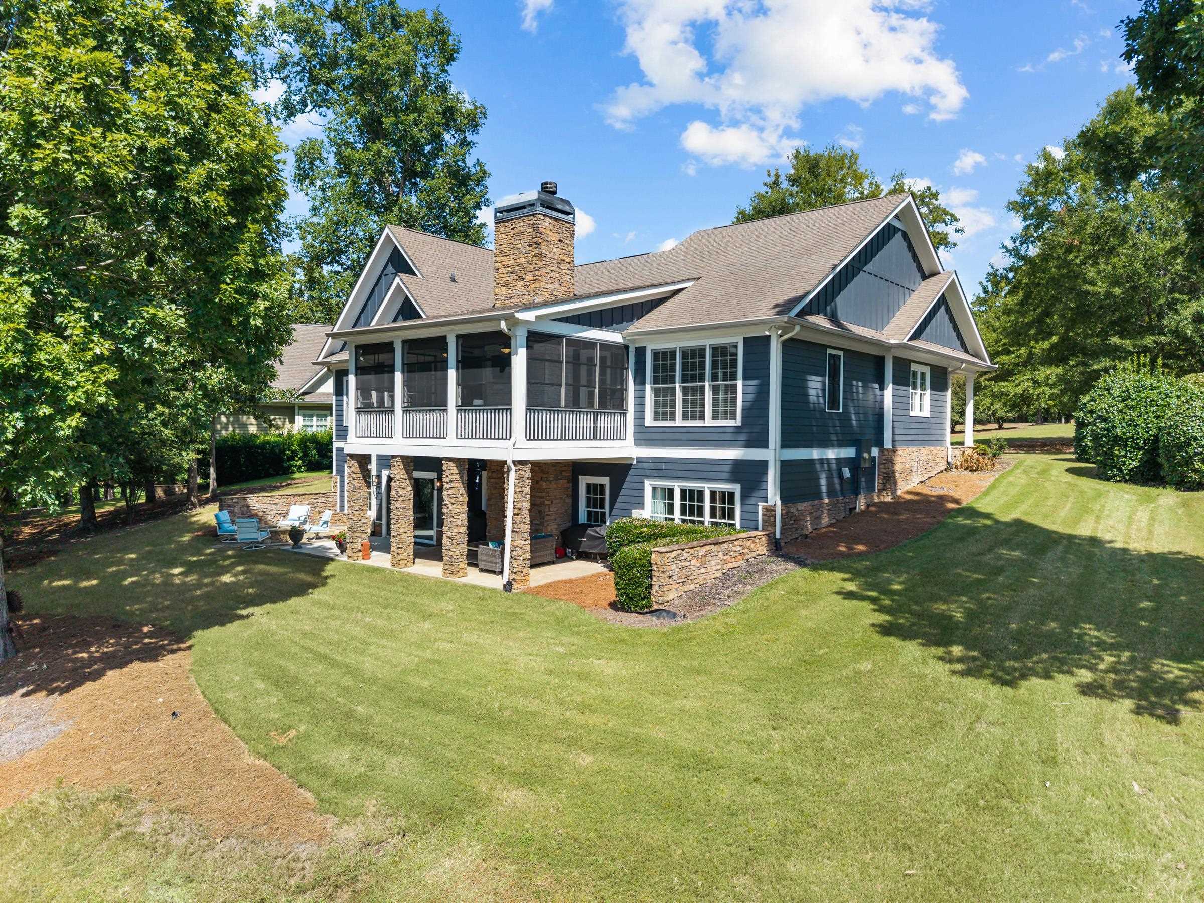 1021 Harbor Loop Property Photo 11