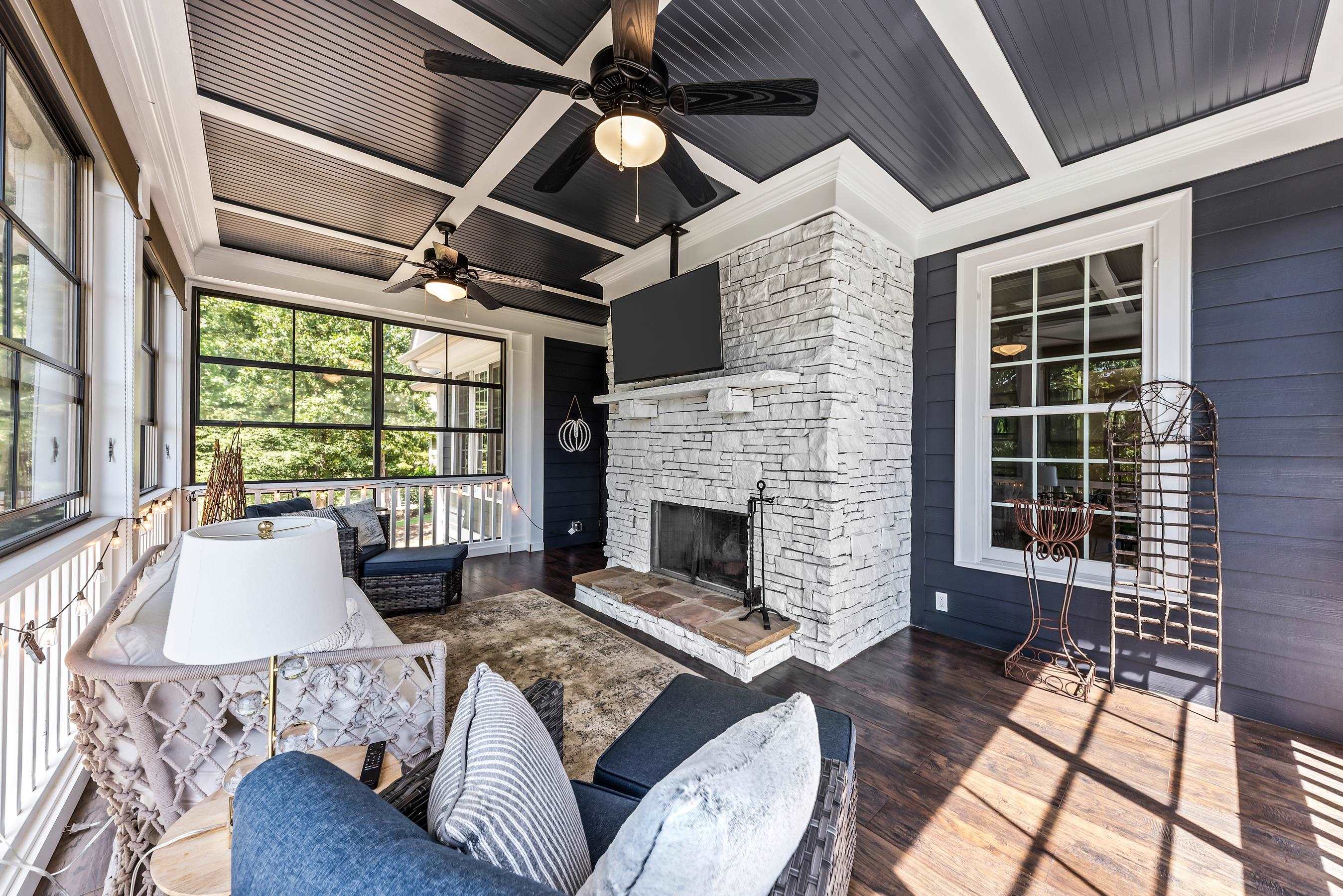 1021 Harbor Loop Property Photo 34