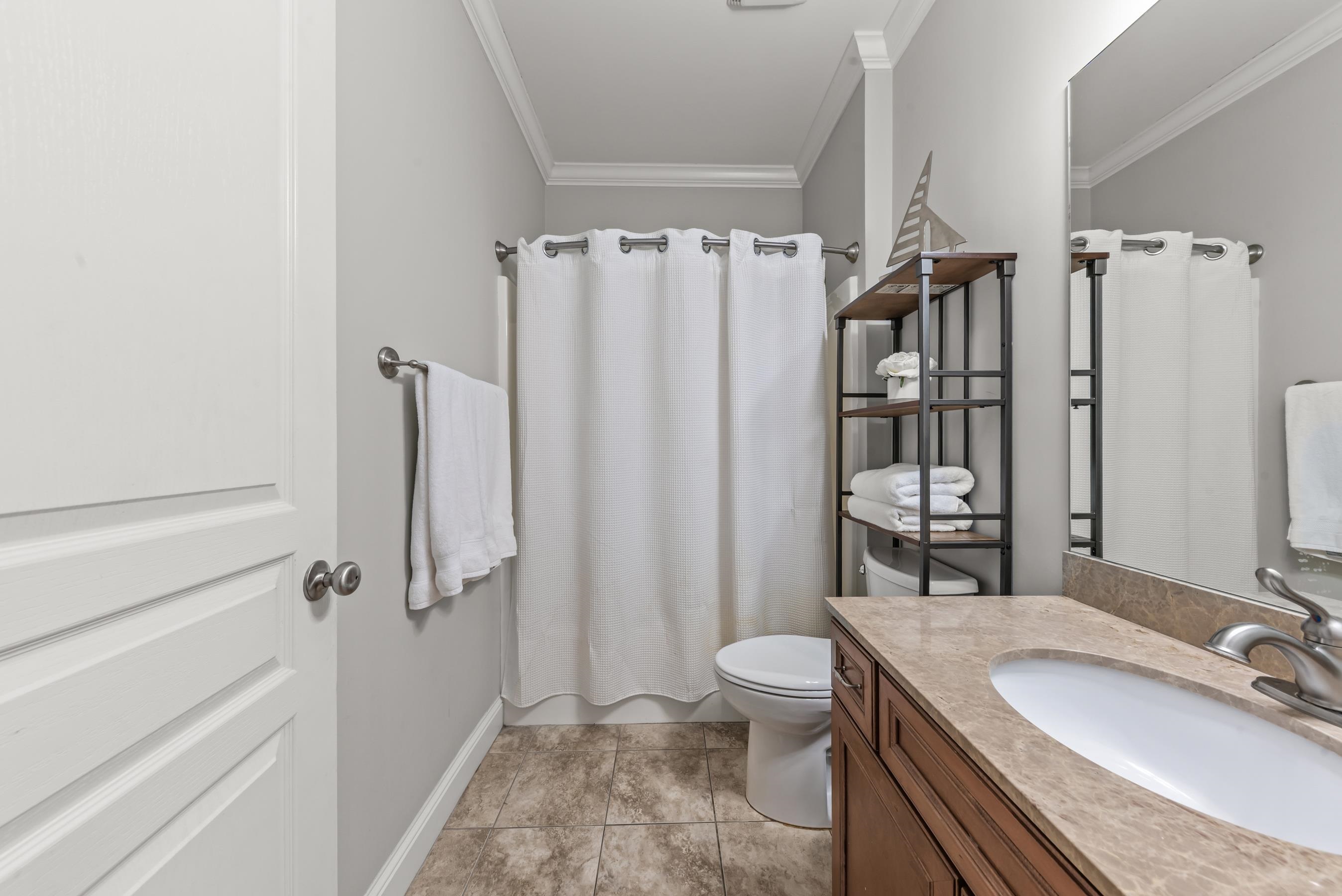 1021 Harbor Loop Property Photo 46